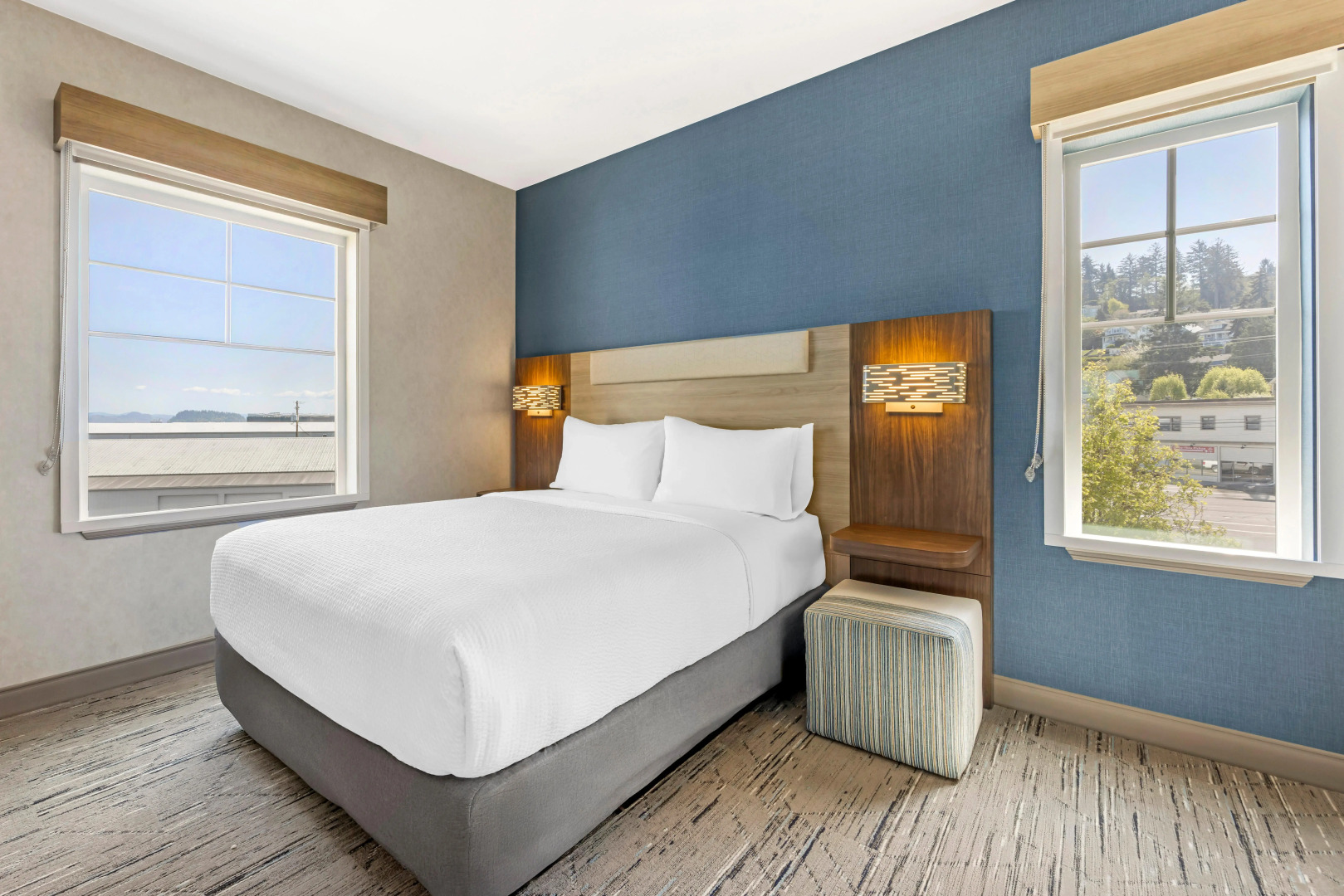 Holiday Inn Express & Suites Astoria by IHG