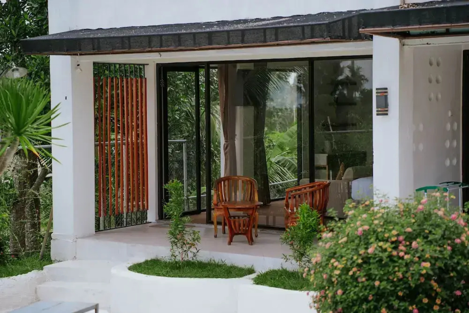 Nirvana Hotel Resort Tetebatu