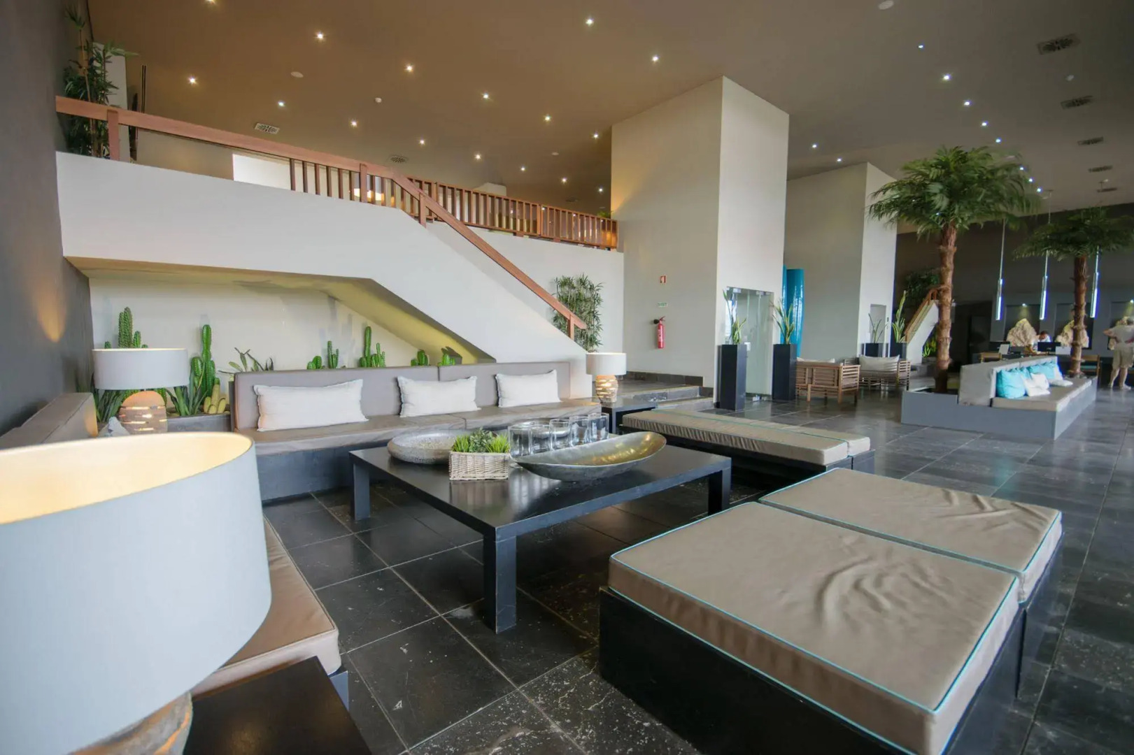 Hotel Oasis Salinas Sea