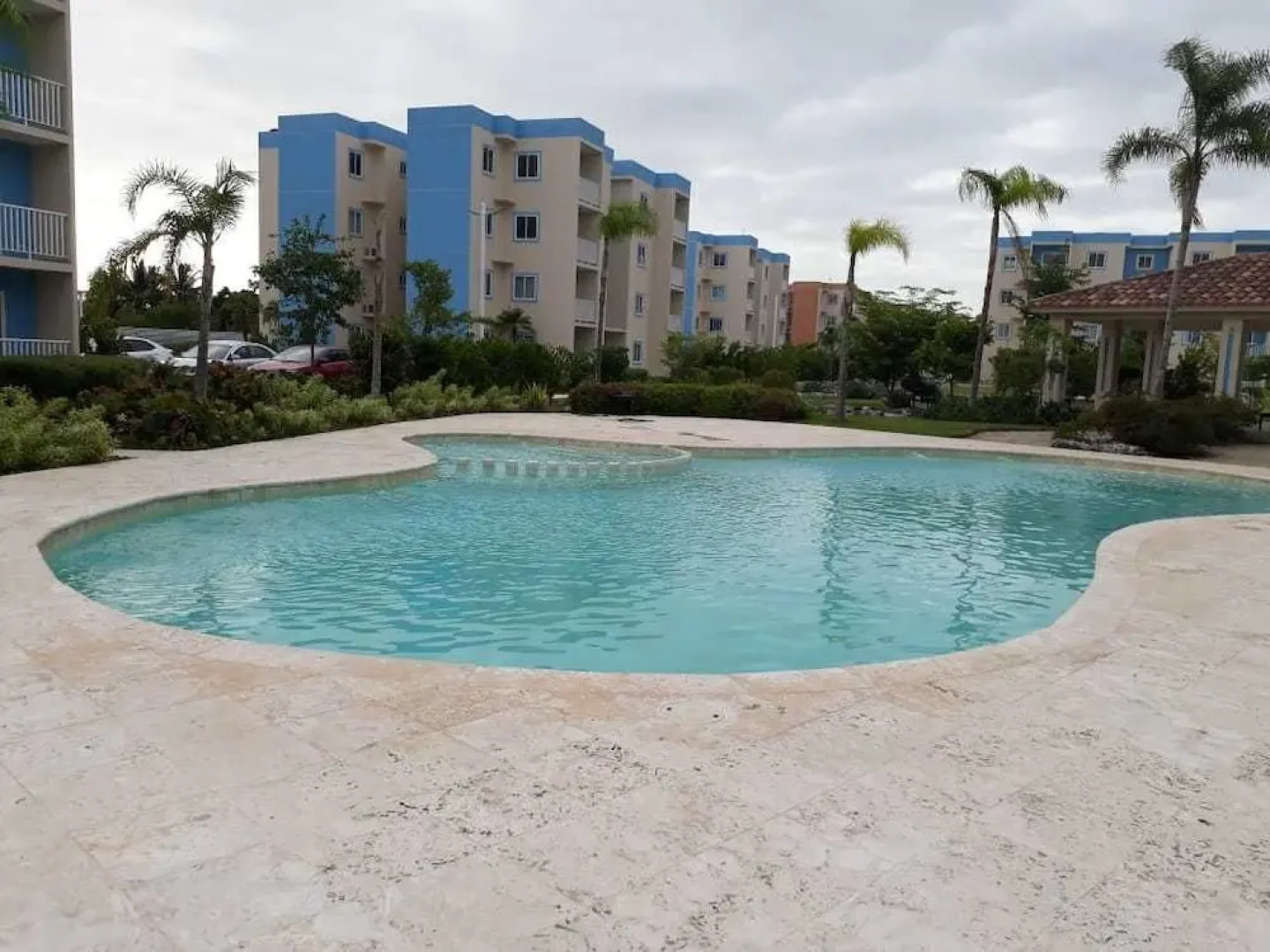 J&R Apartamento Serena Village