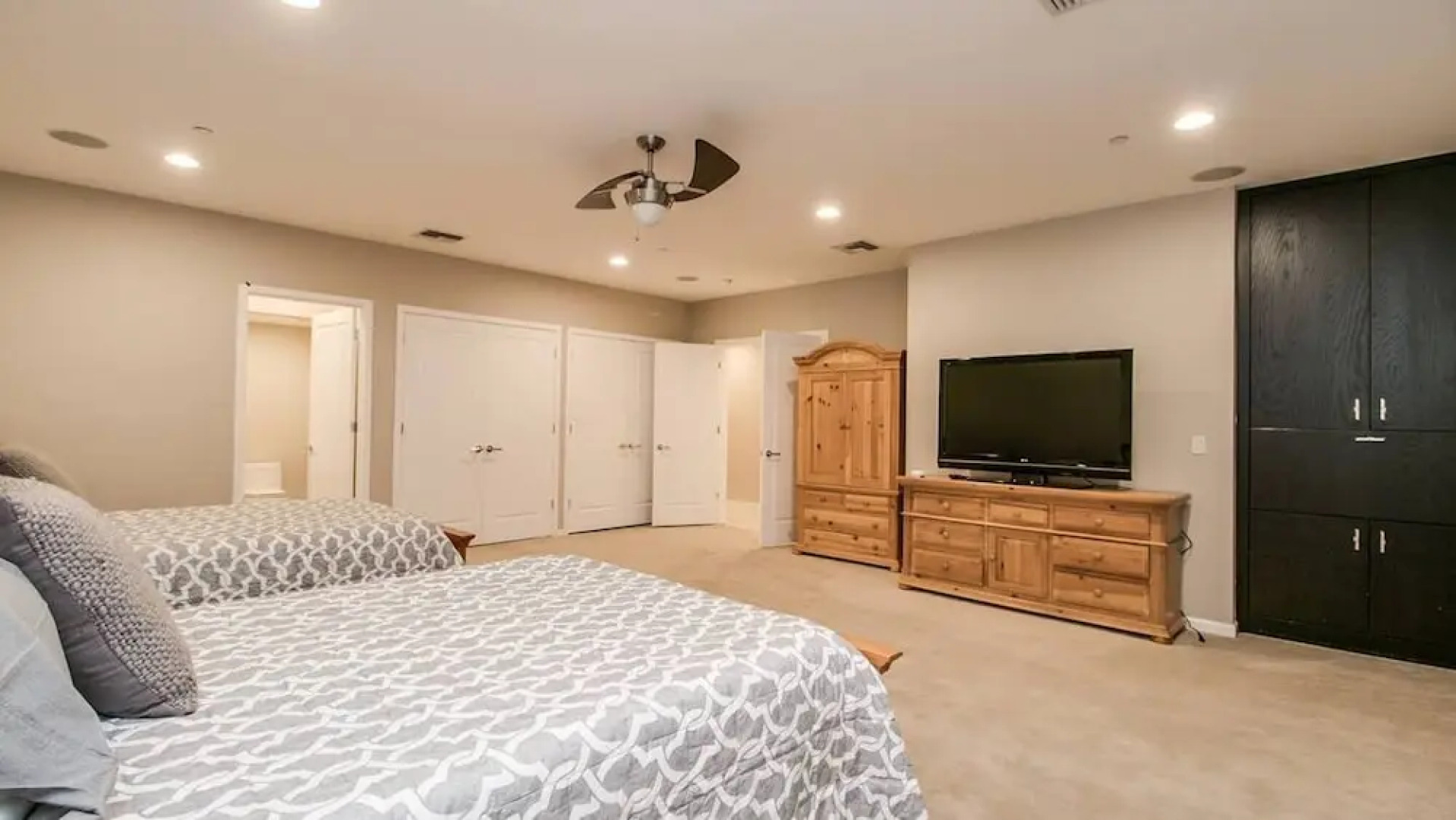 Luxe 4 Bdrm W/pool and Spa on Golf Course Lot!