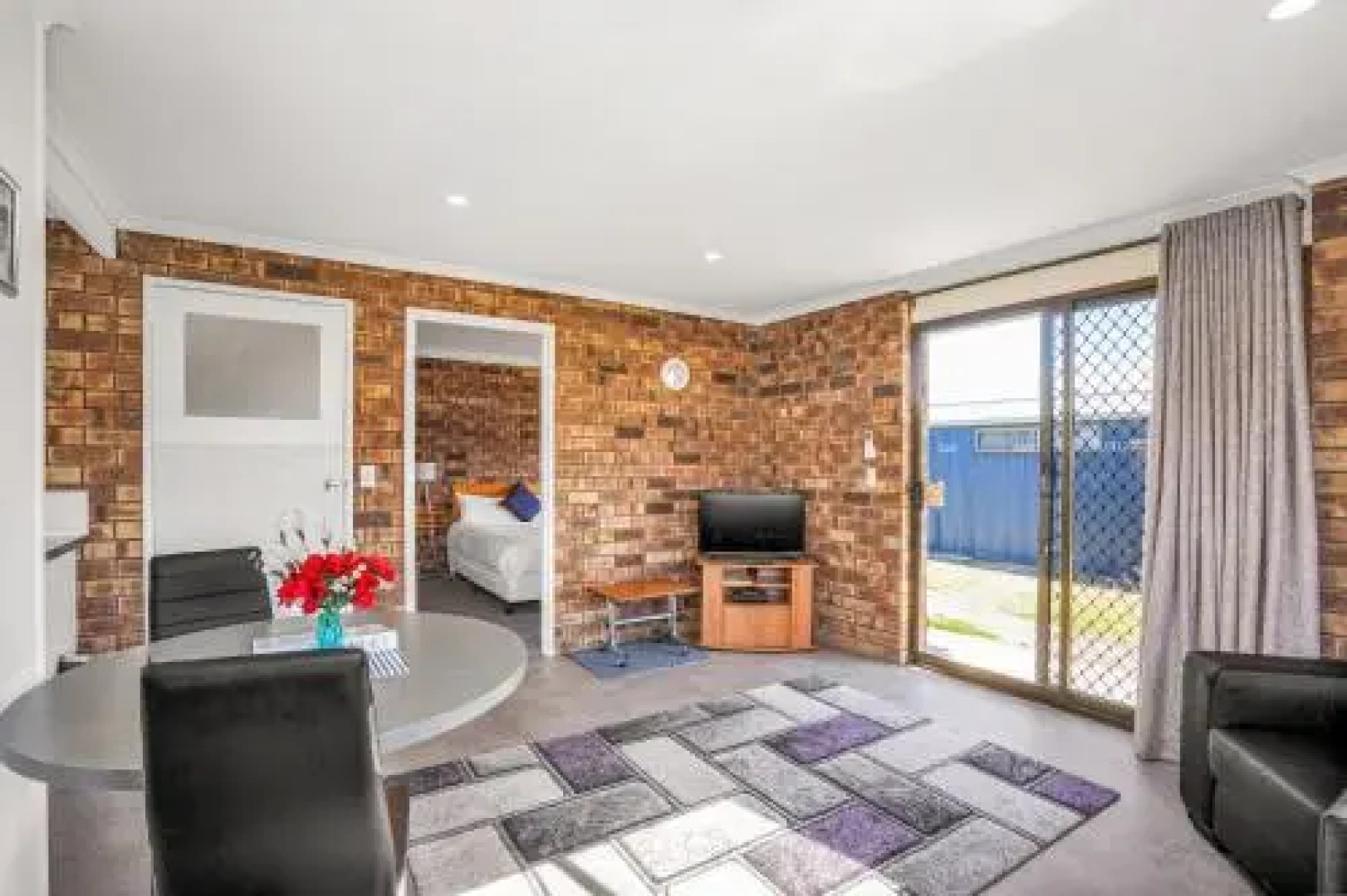 Kellraine Beach Cottages