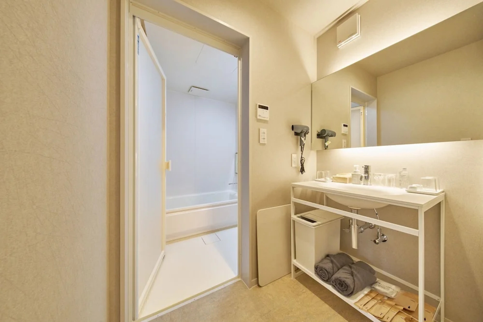 Luxe Tech Villa Ashitoku