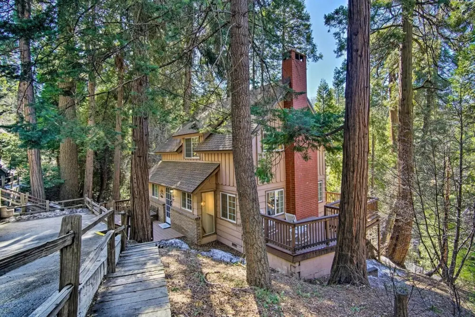 Stunning Getaway in Lake Arrowhead!
