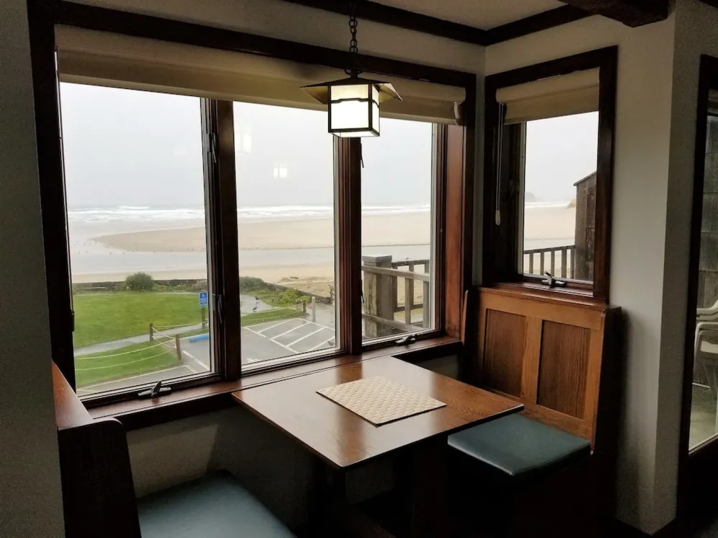The Waves/The Argonauta Inn/The White Heron Lodge