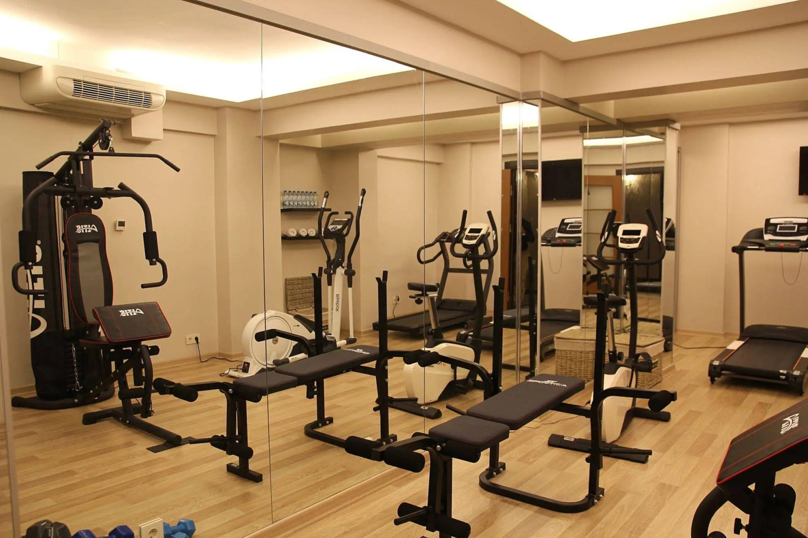 Arya Hotel Business Deluxe