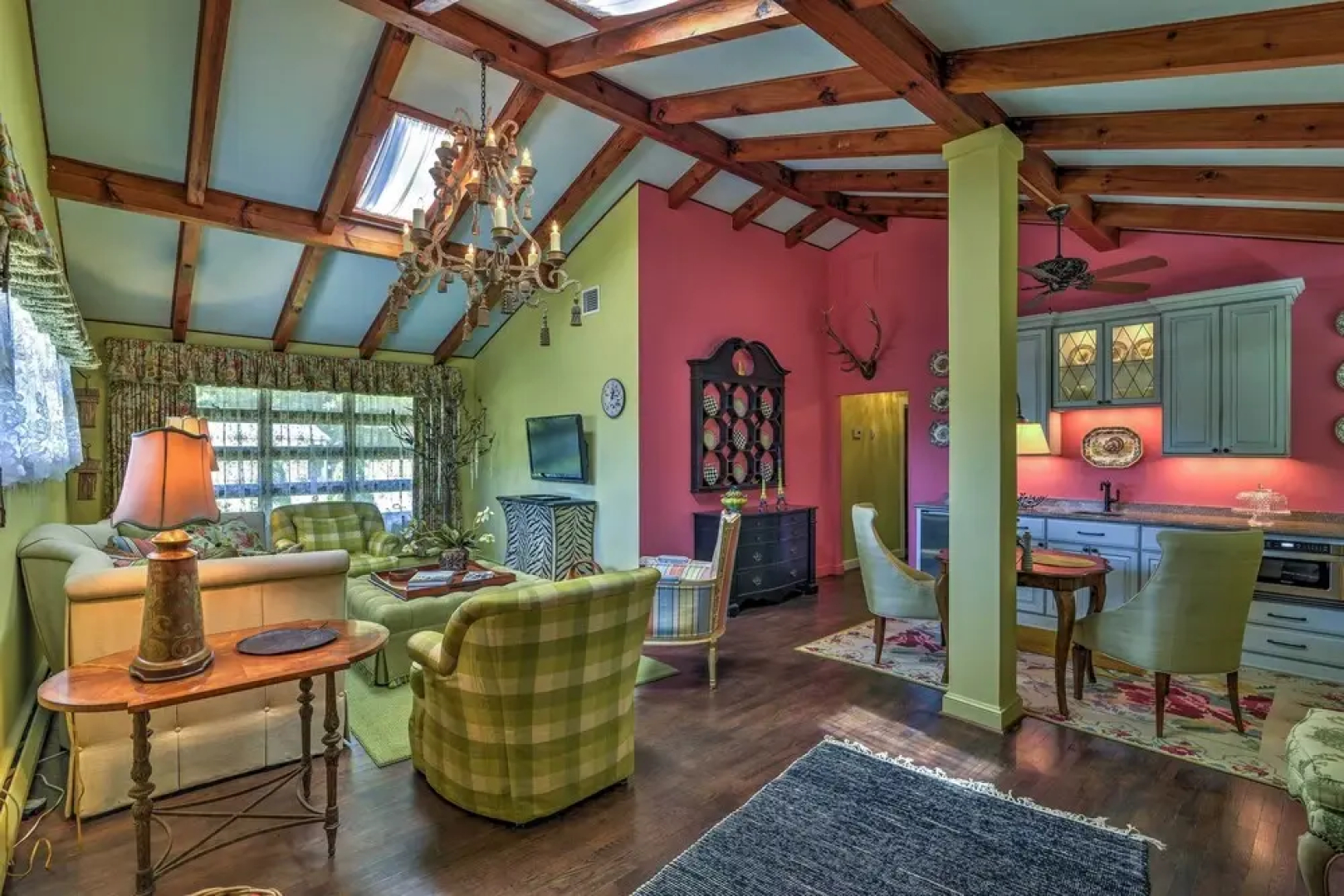 Charming Blue Ridge Cottage w/ Stunning Views!