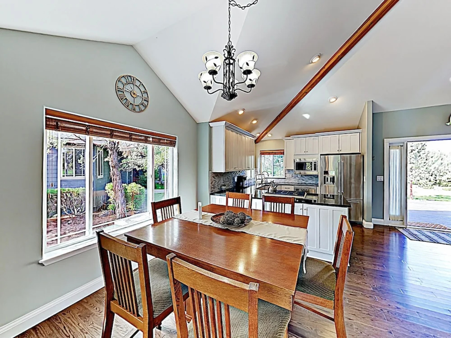 New Listing! Modern Townhome On Golf Course 3 Bedroom Townhouse