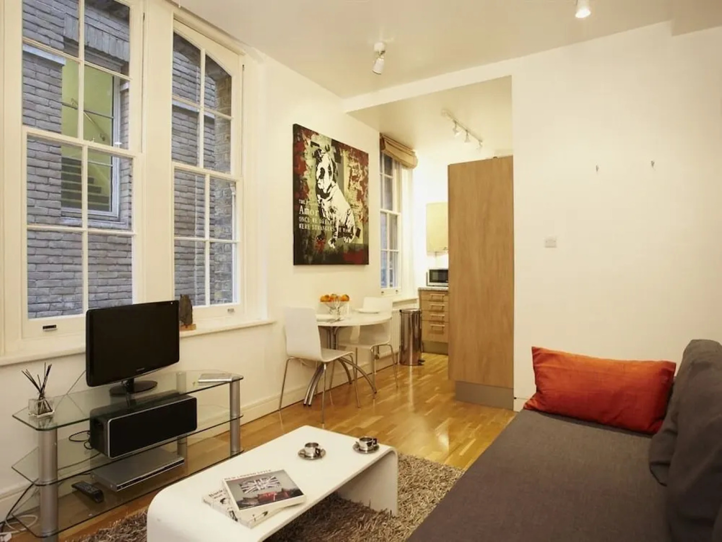 Saint Paul's Apartment