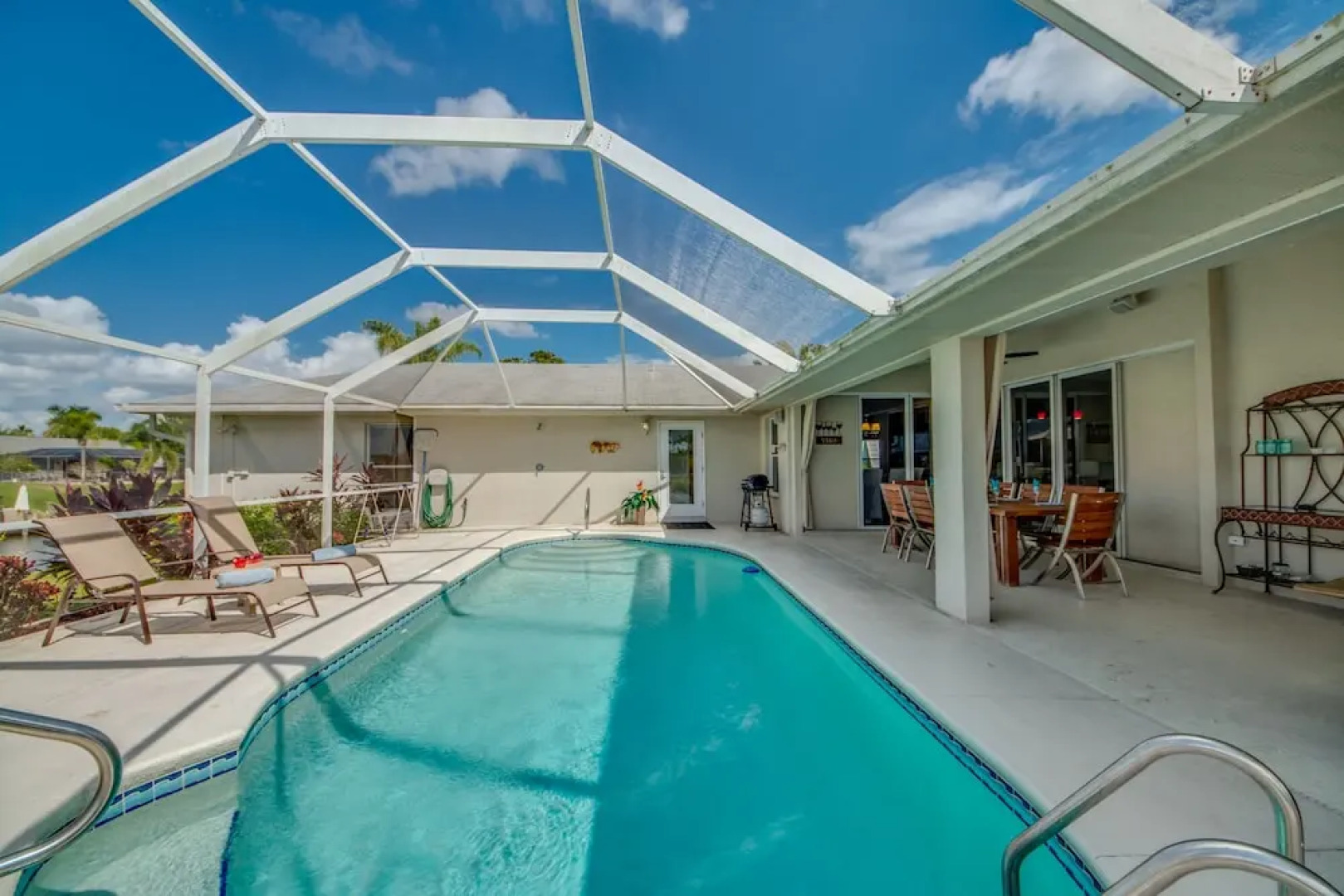 Villazo Ann - Roelens Vacations