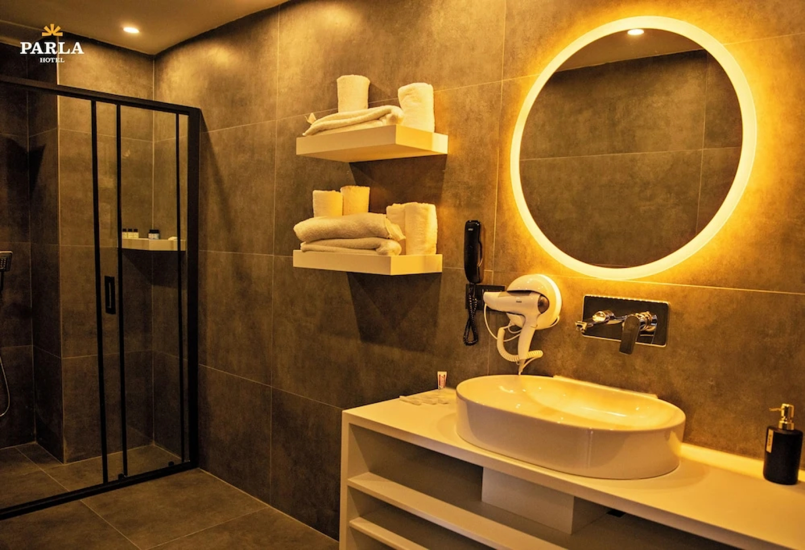 Parla Suite Hotel