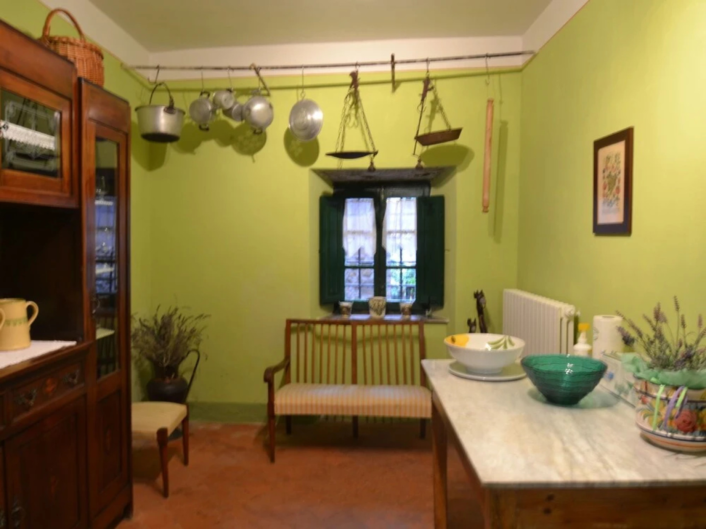 Villa in the Tuscan Hills: Relax in a Magnificent Landscape