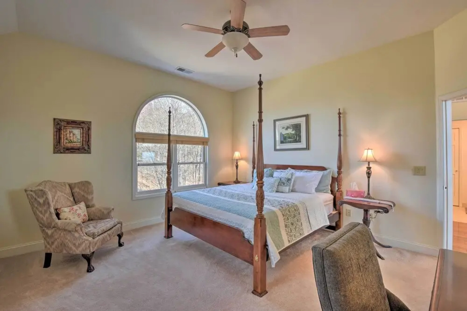 Captivating Vacation Rental Apt in Hayesville!