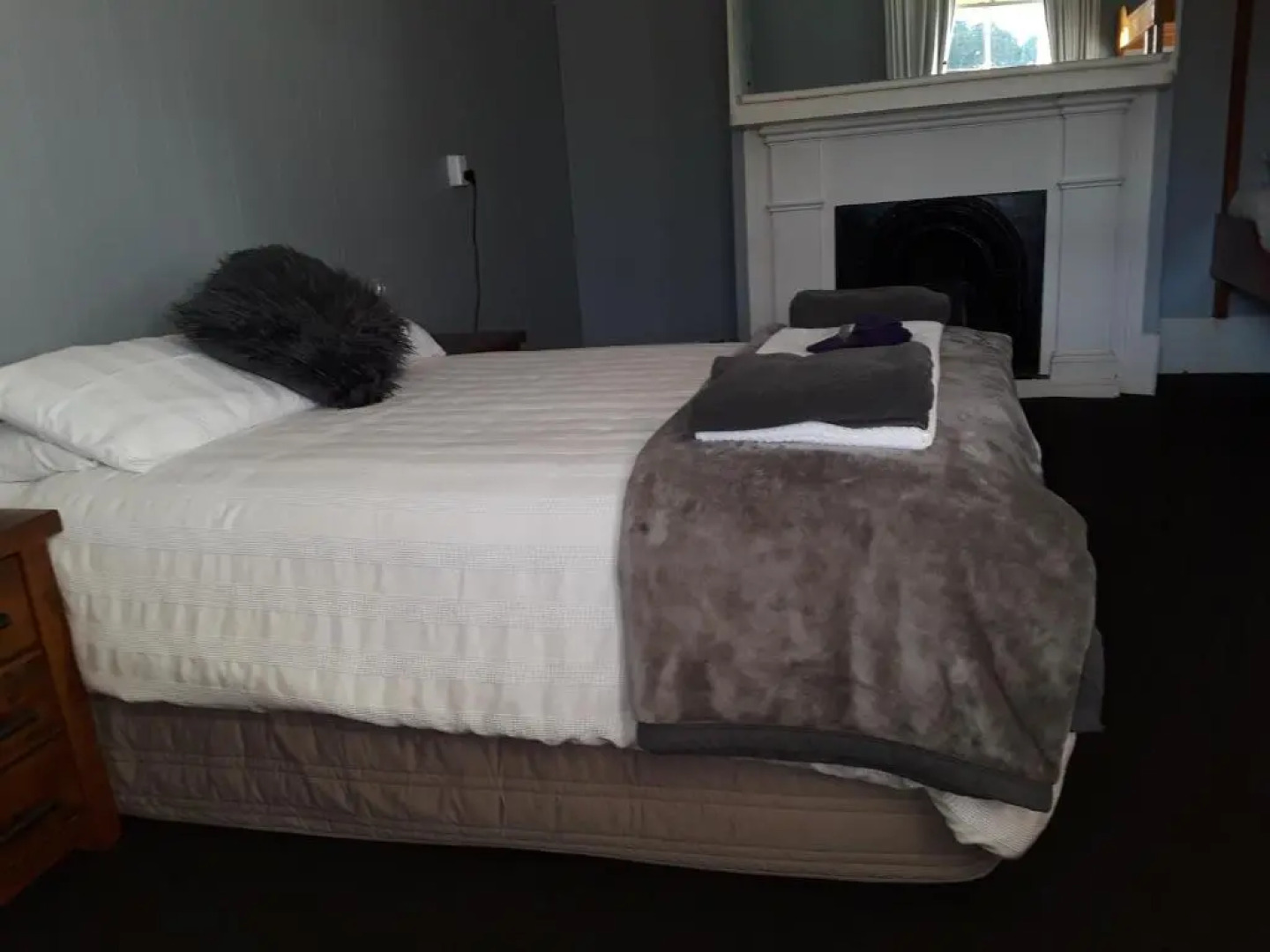 Lady Bowen Bed & Breakfast