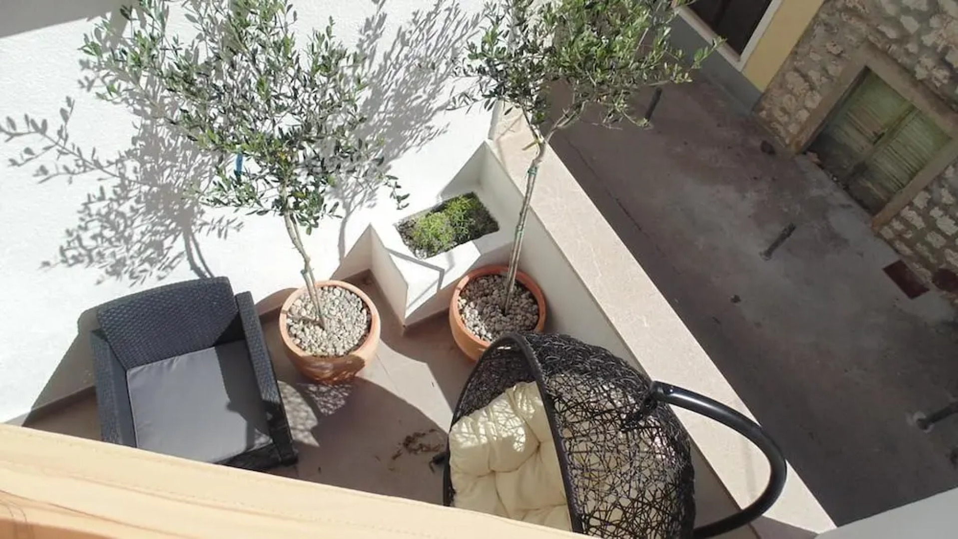 Downtown Luxury Suites