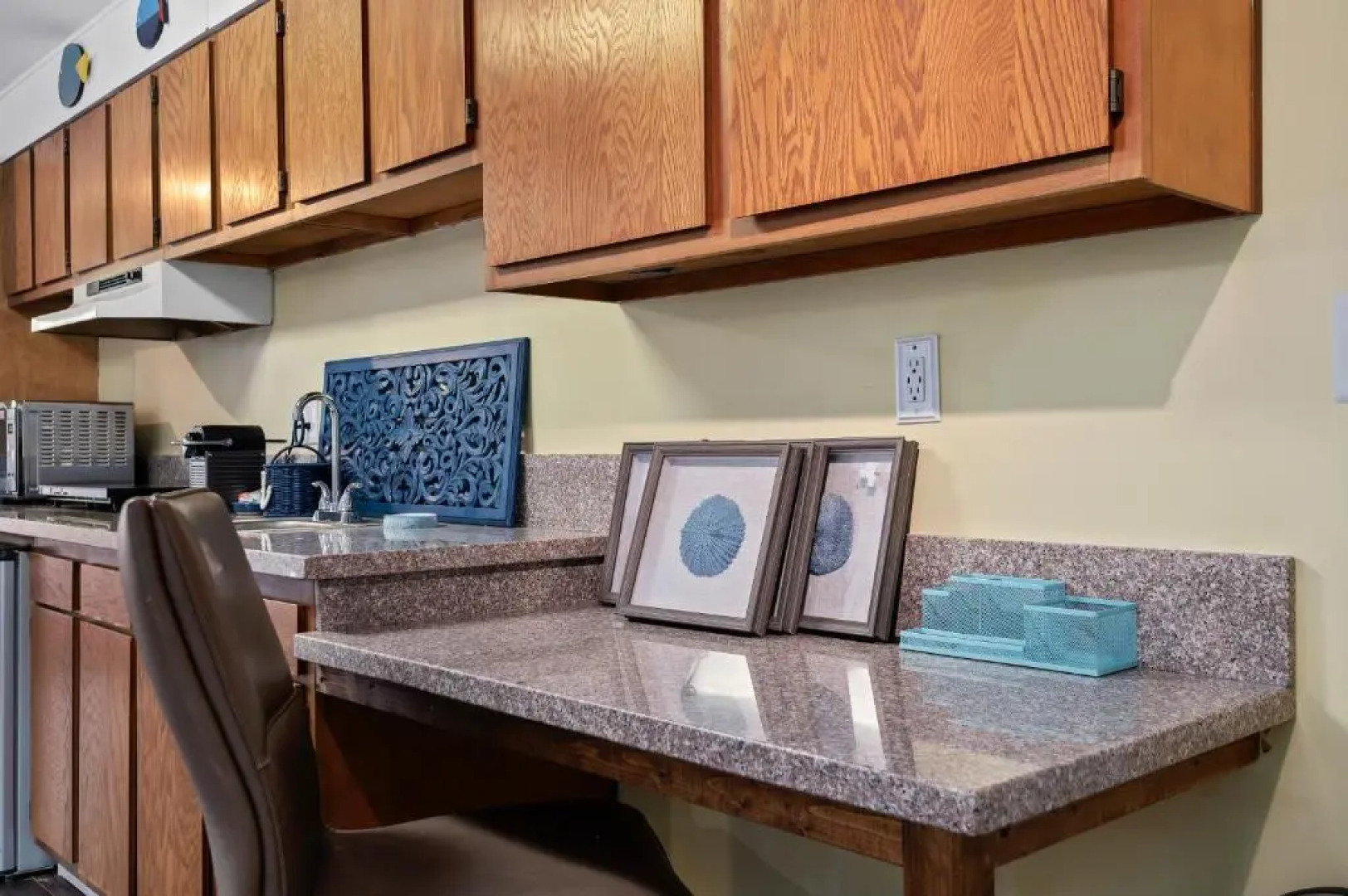 Santa Barbara Cozy Studio with Private Patio