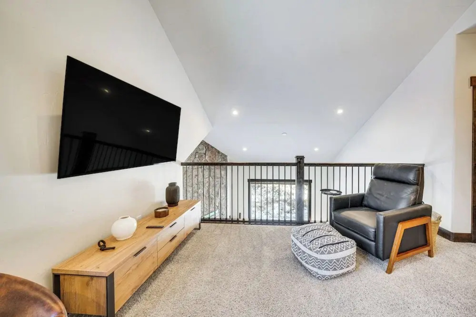 8 Mi to Keystone Resort: Mtn-view Townhome