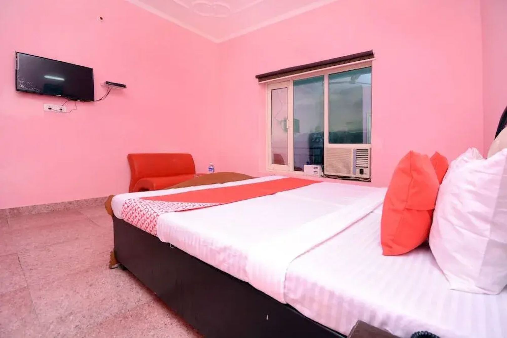 Dreamland By OYO Rooms