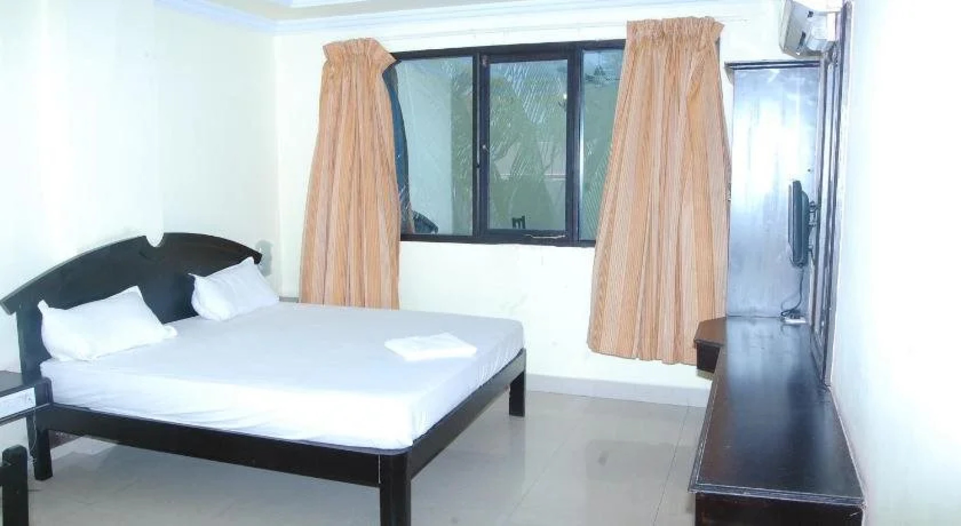 Hotel Mano Residency