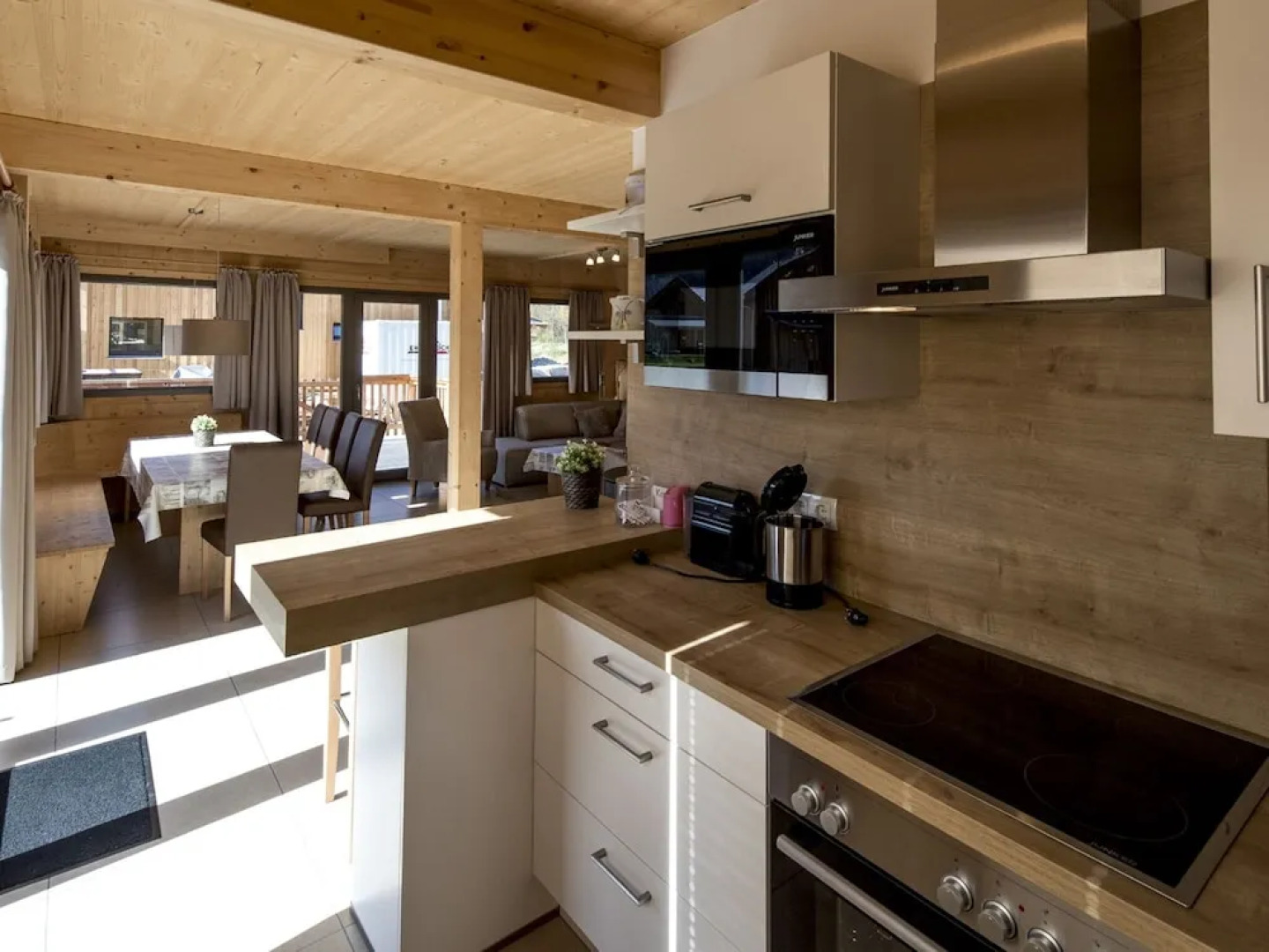 Lovely Chalet With Whirlpool