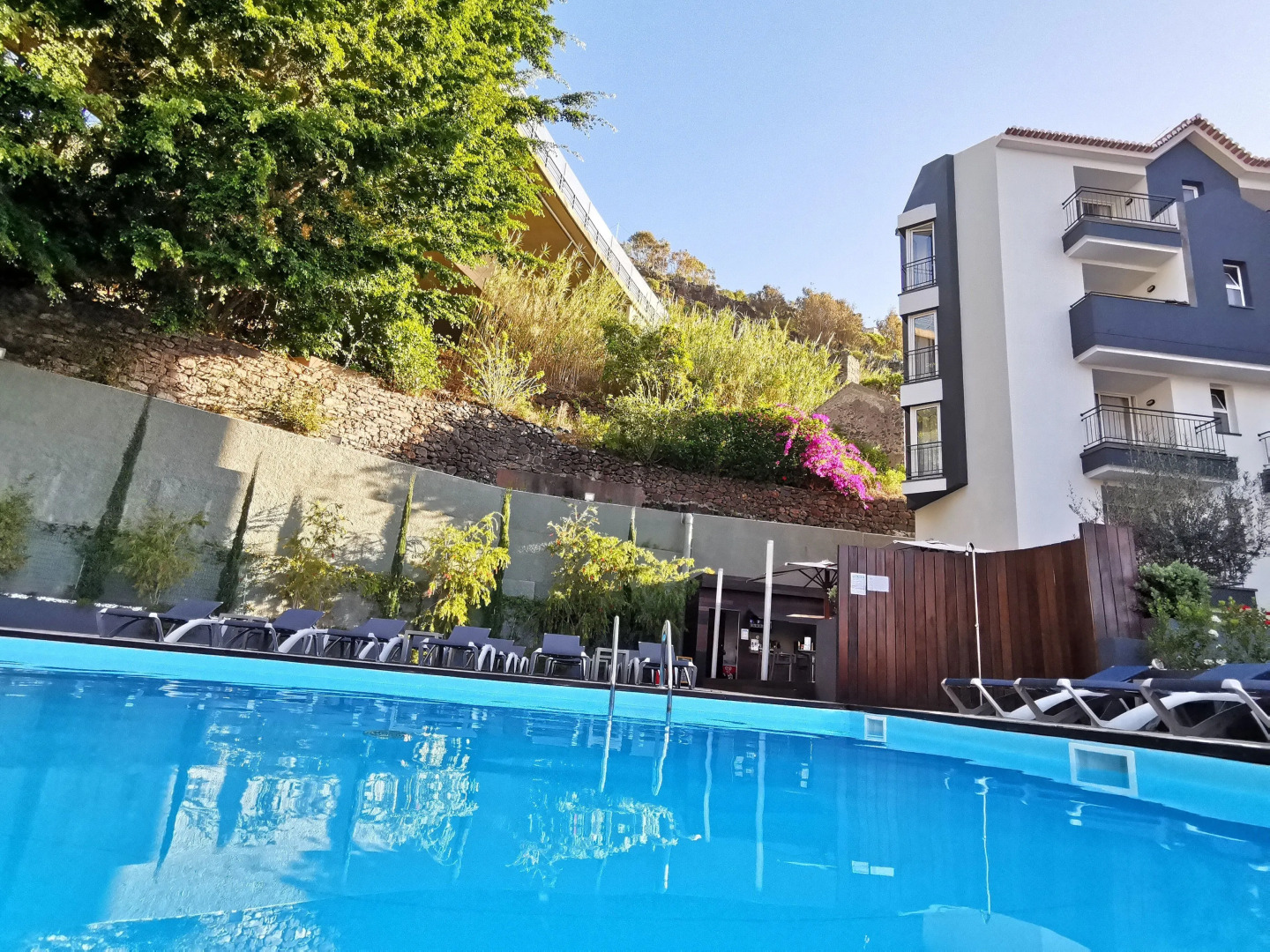 Santa Cruz Village Hotel