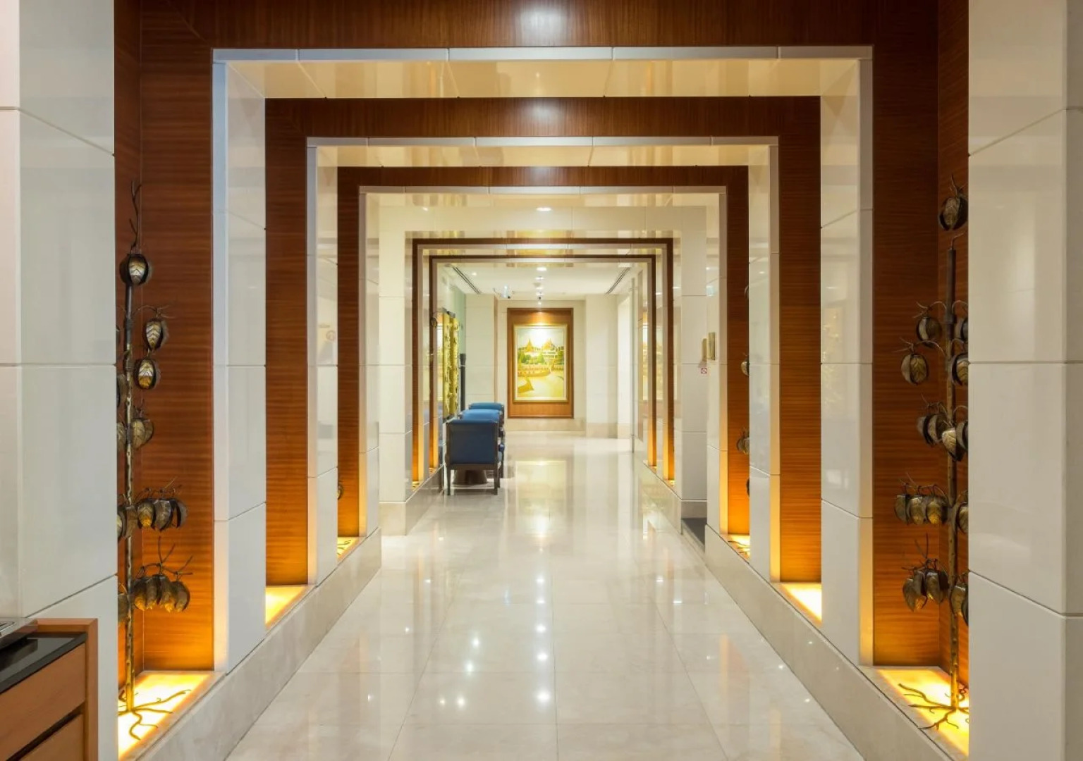 Отель Centre Point Silom