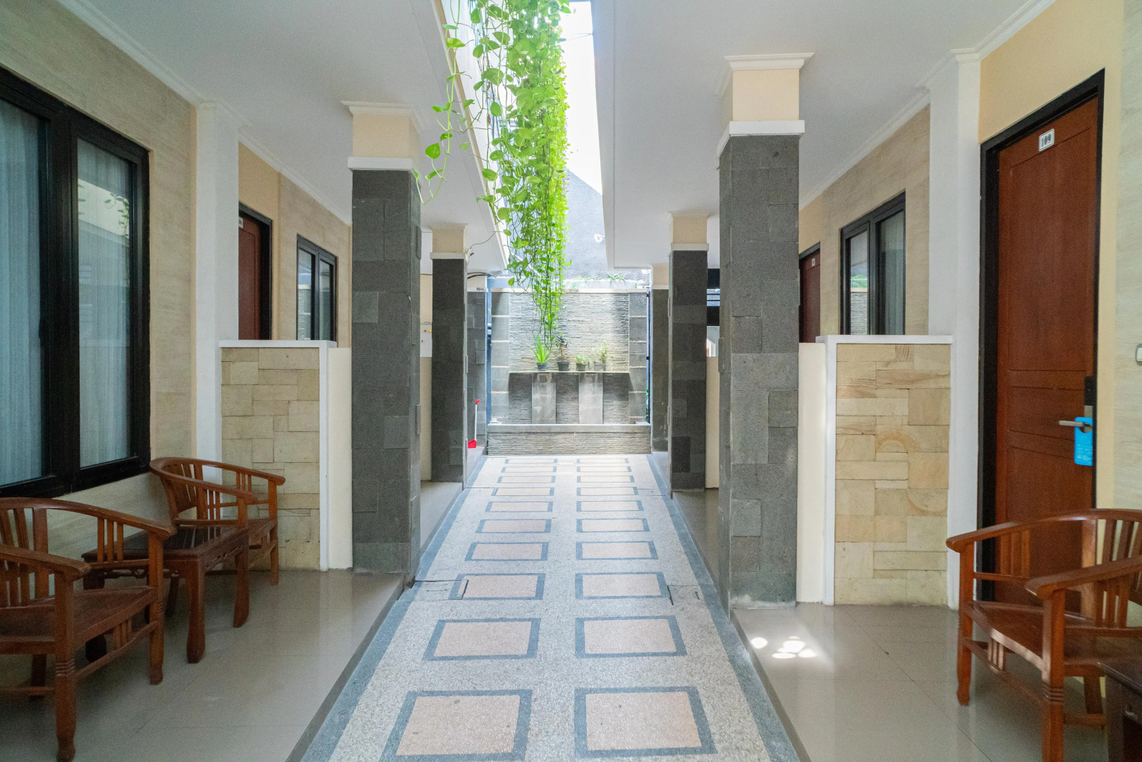 RedDoorz Plus Syariah @ Jalan Dokter Wahidin Bojonegoro