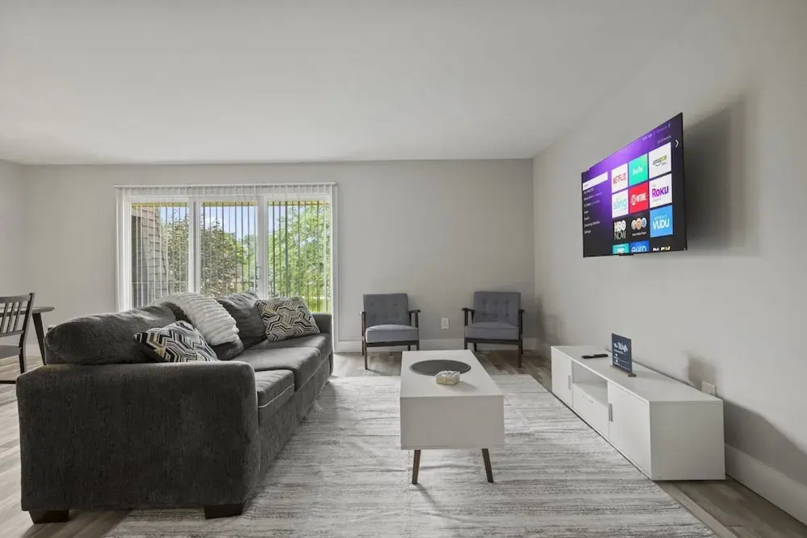 2BR Stay Close to Downtown