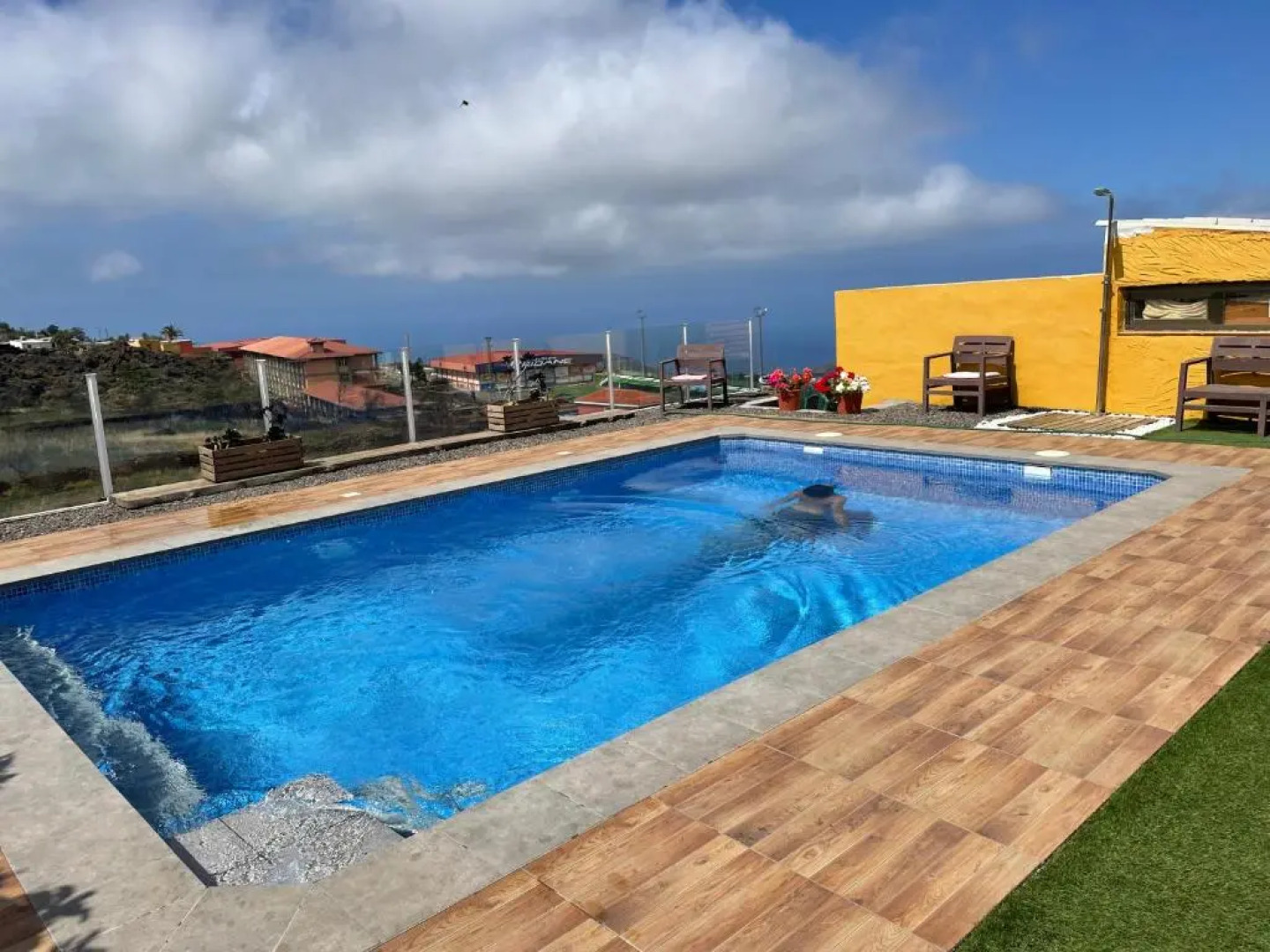 Con Piscina, Vistas, WiFi, AC y Calefacción