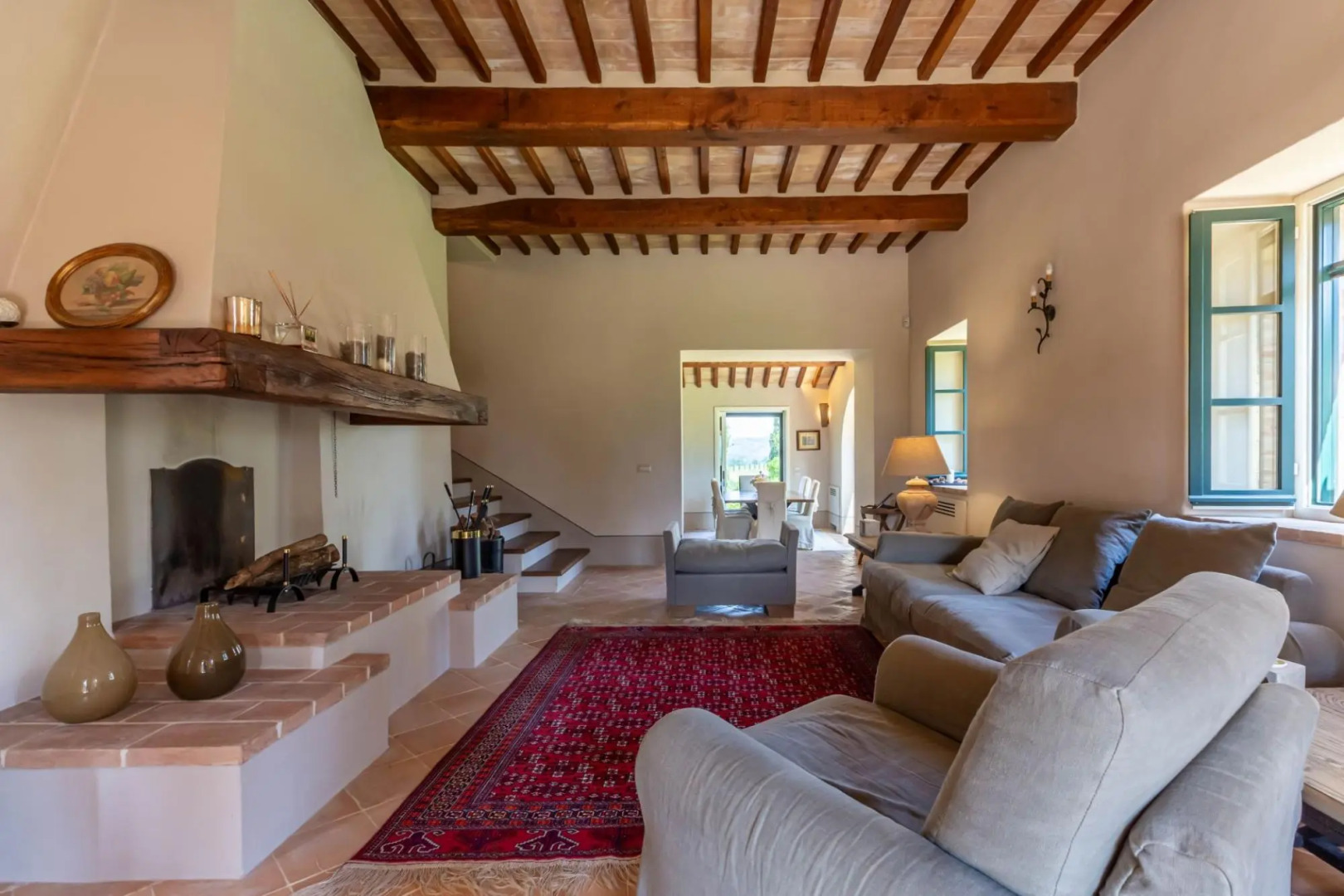 From this beautiful property, immersed in the Sienese countryside, you can enjoy sunsets with changi-Podere i Poggi