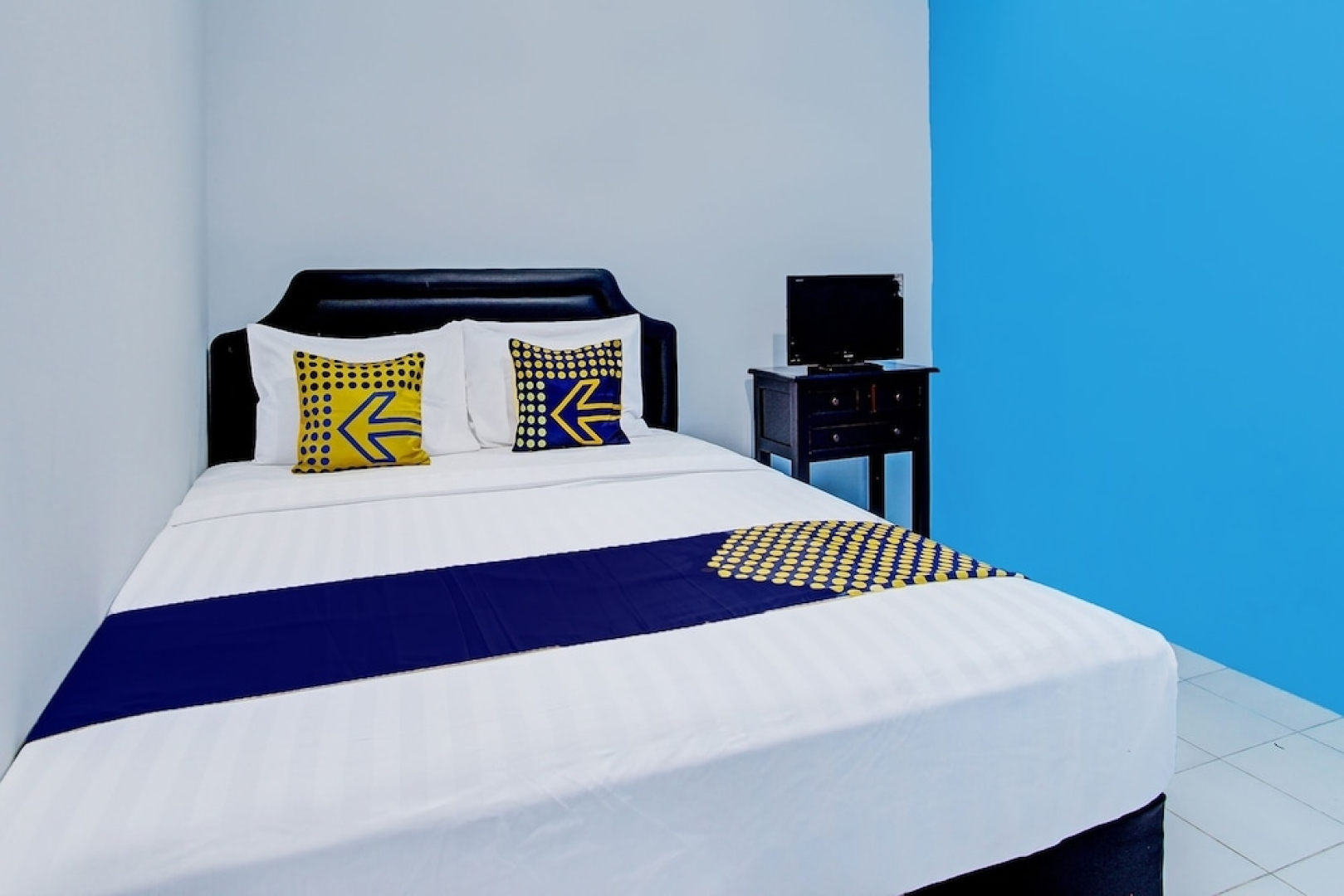 SPOT ON 92179 Latinos House