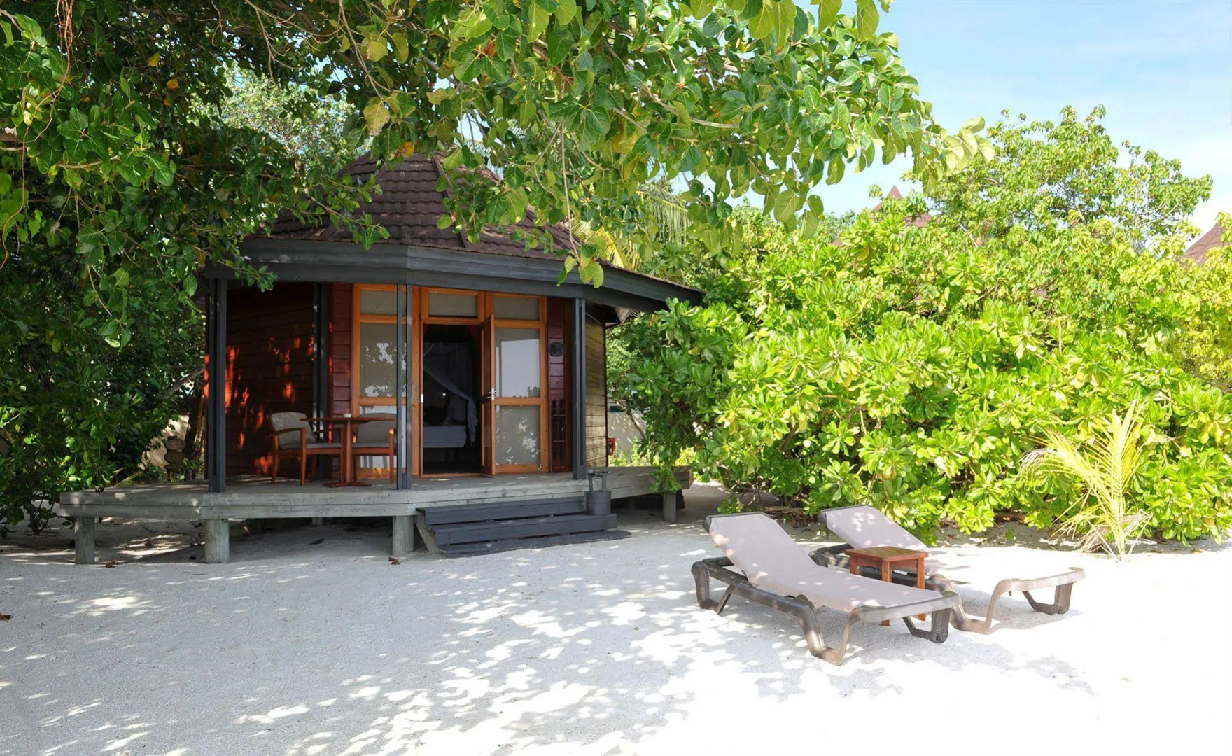Komandoo Maldives Island Resort