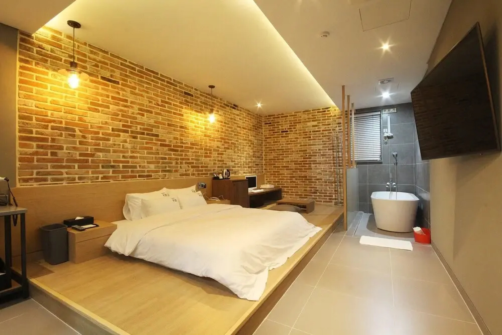 Changwon Jinhae Yongwon Hotel VIN