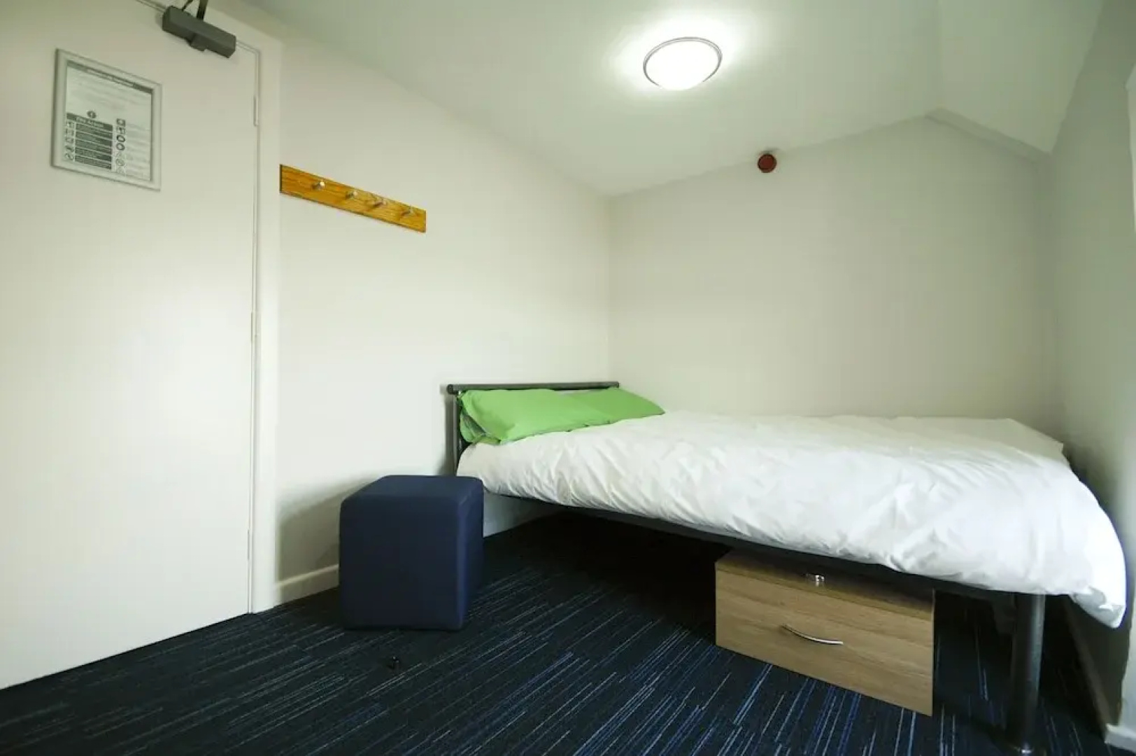 YHA Poppit Sands