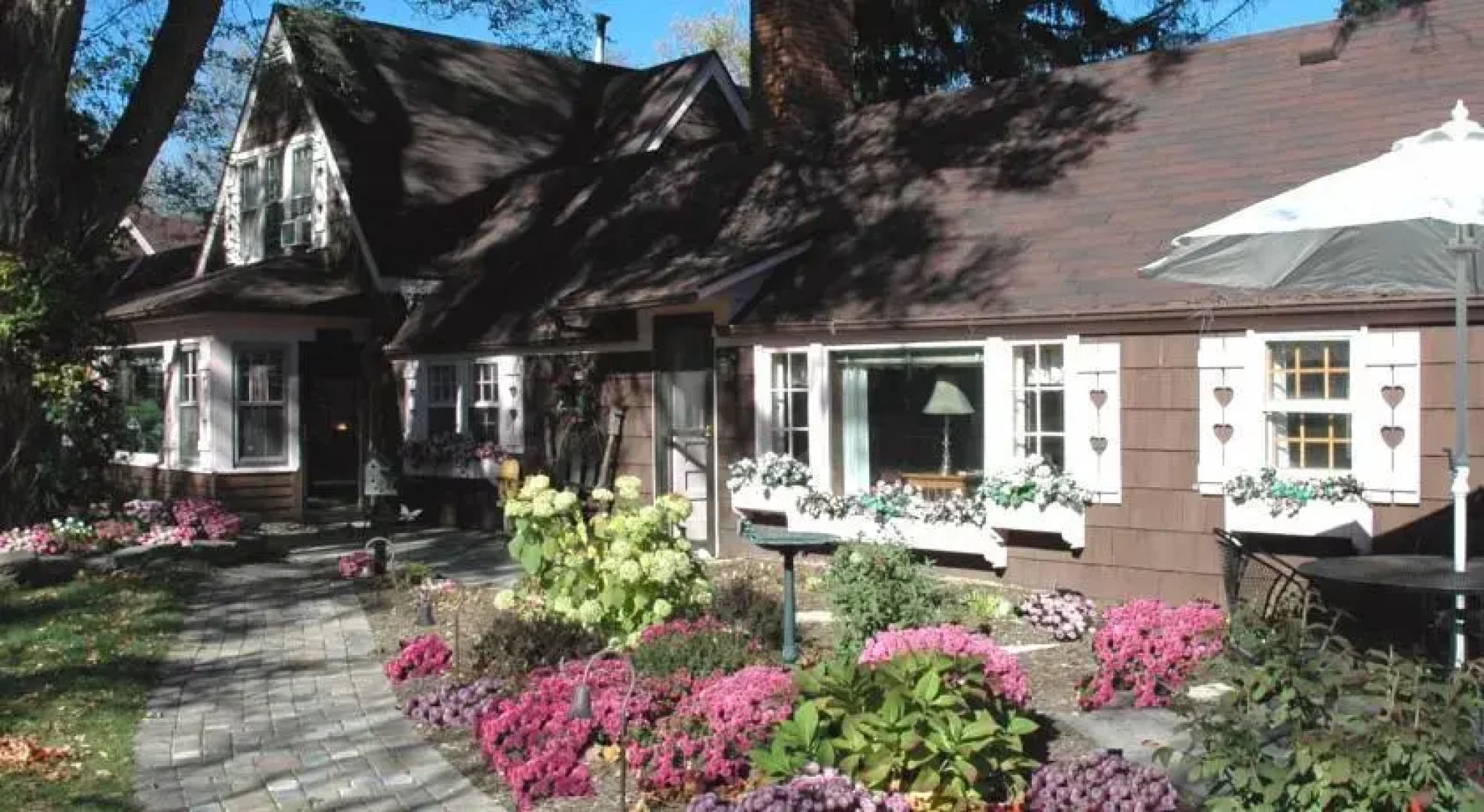 Lazy Cloud Bed and Breakfast