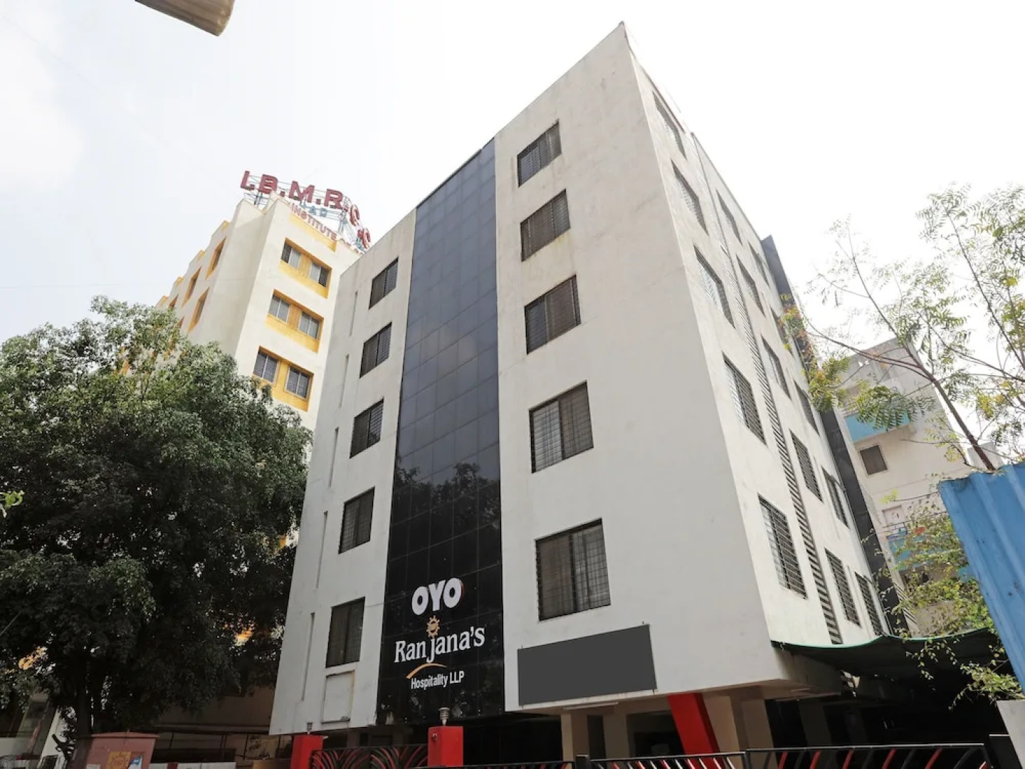 OYO 693 Hotel Ranjanas Hospitality