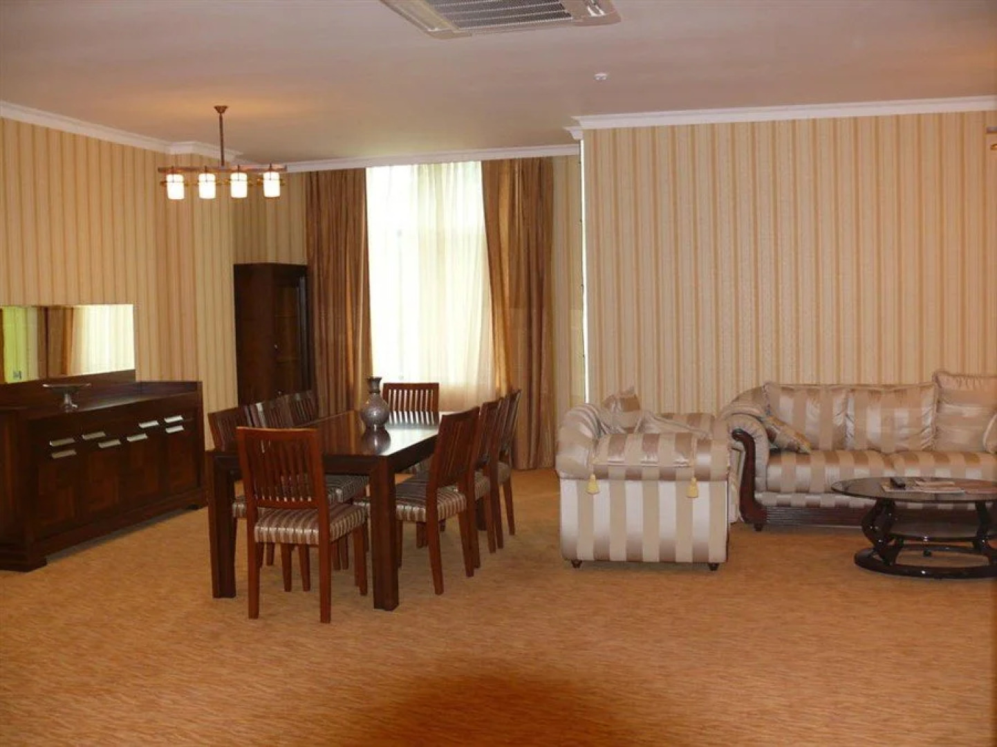 Qubek Hotel