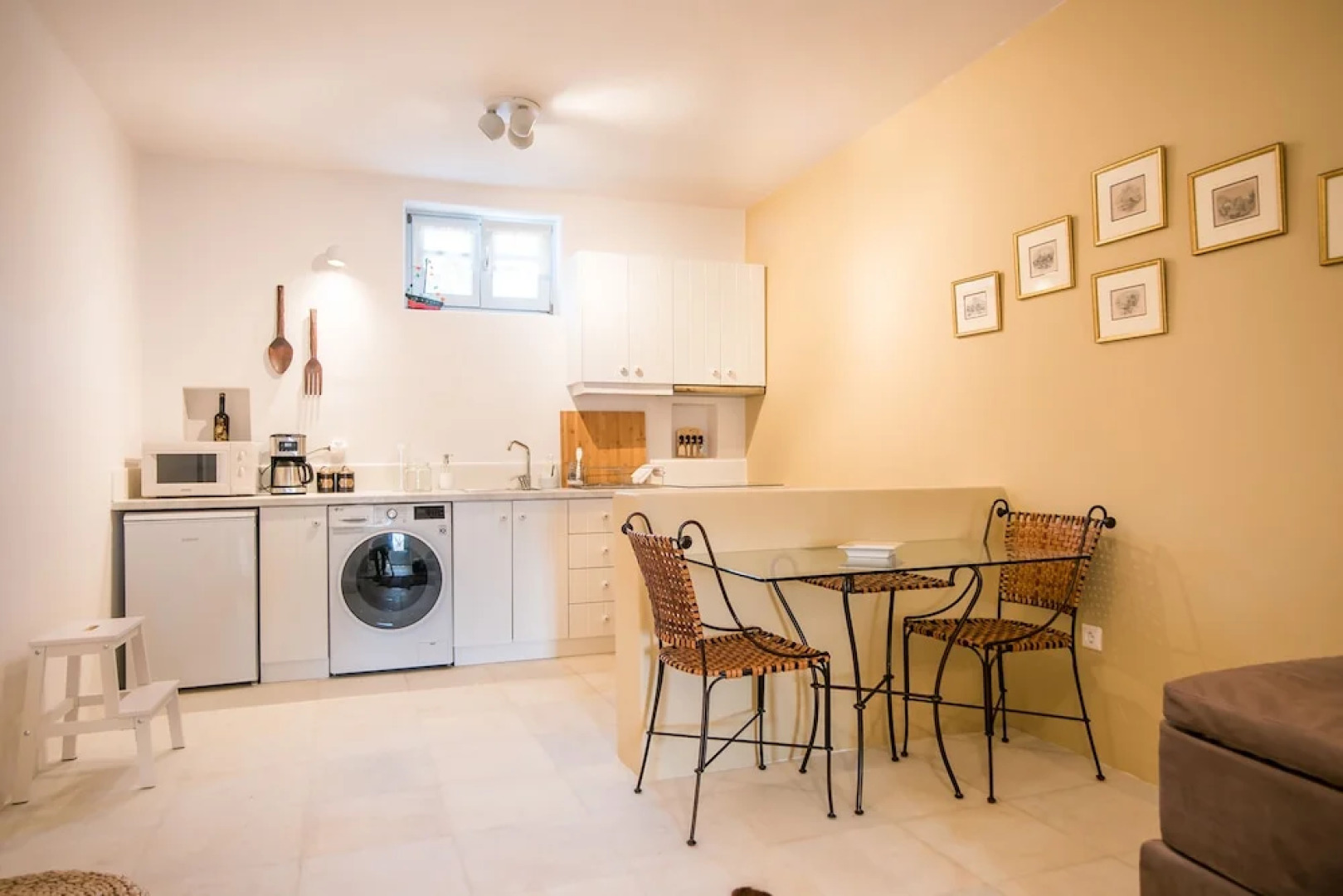 Eclectic island villa - gorgeous sea views, garden by VillaRentalsgr