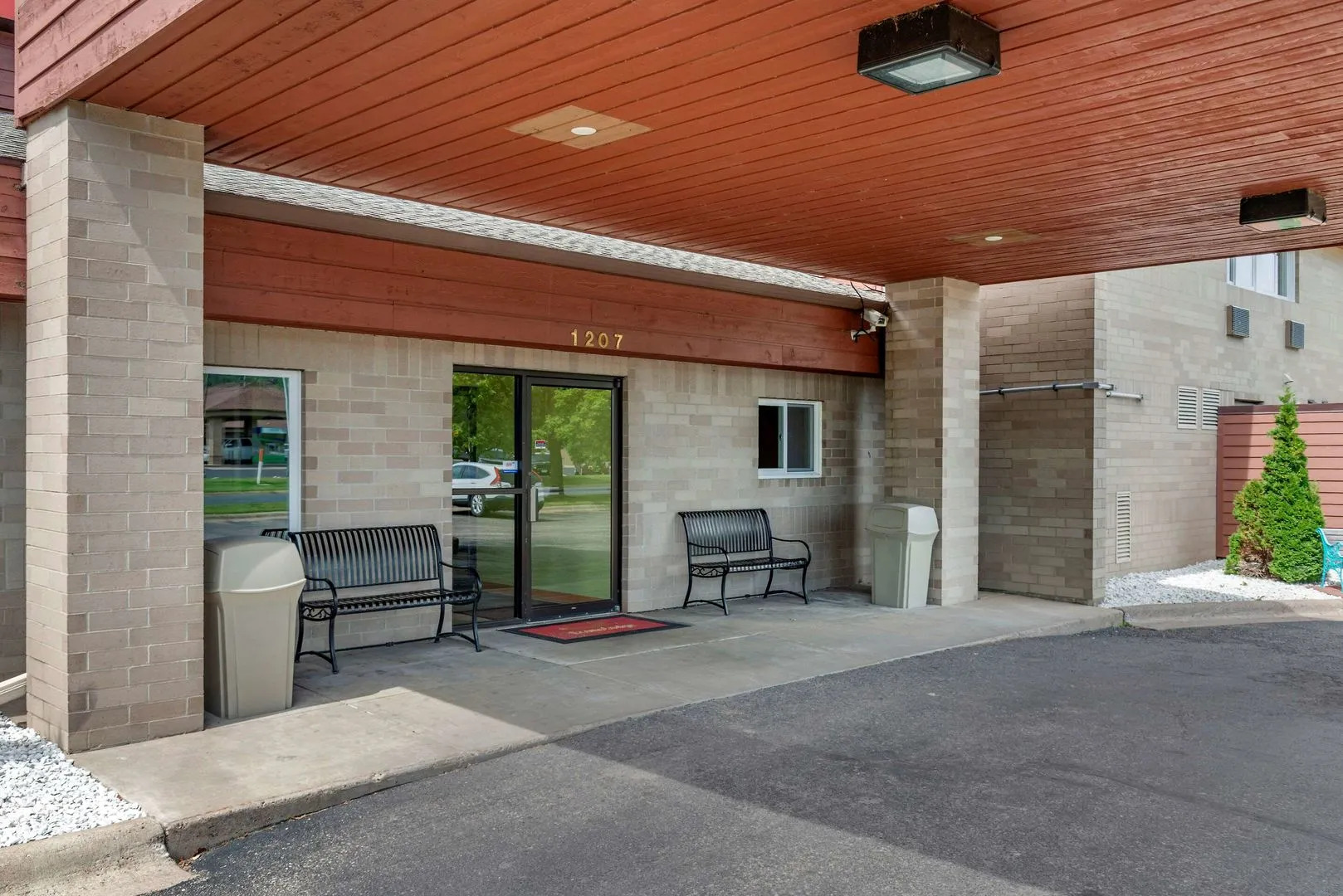 Coratel Inn & Suites By Jasper River Falls
