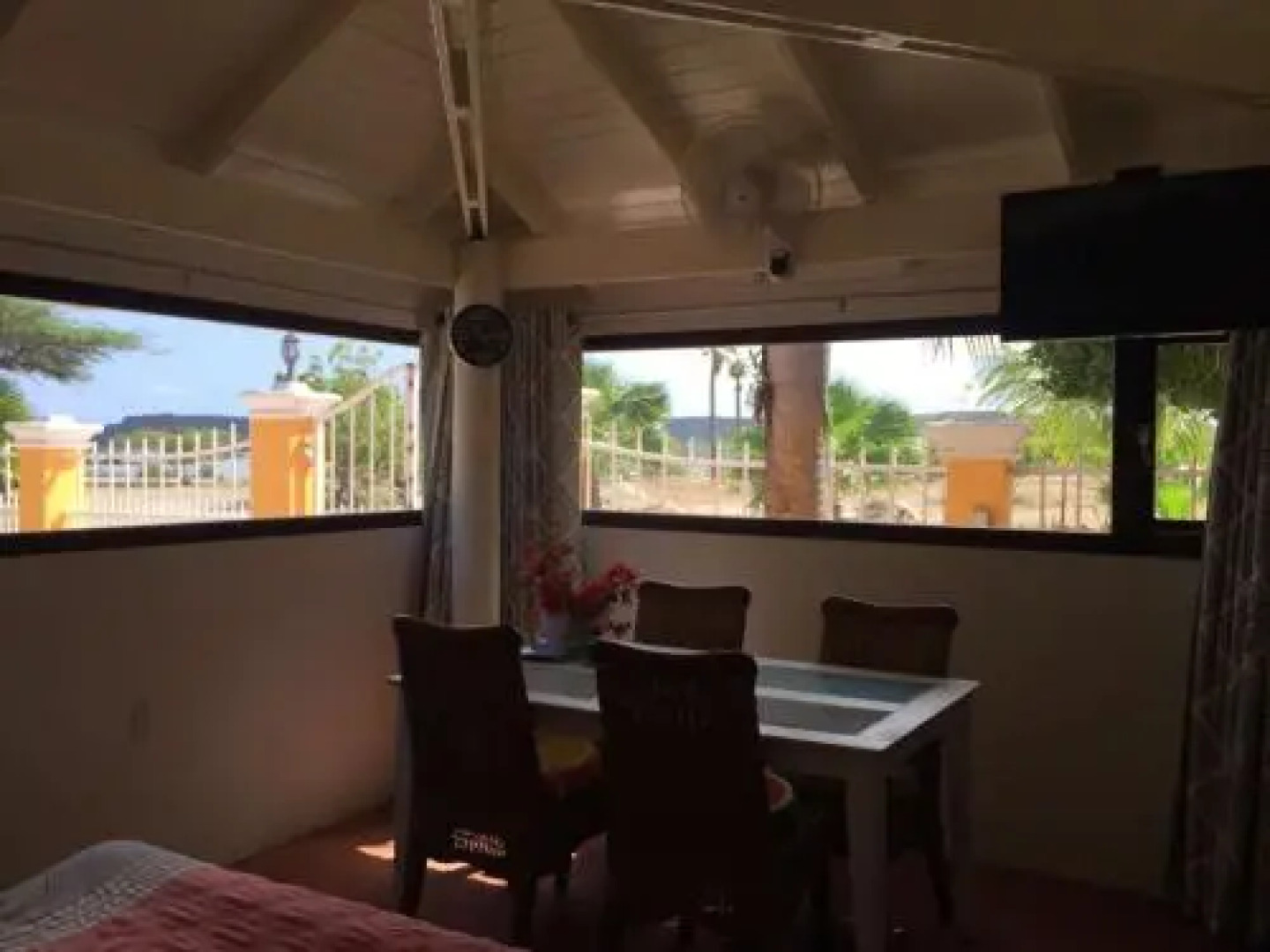 Flamingo Sunsets Apartment