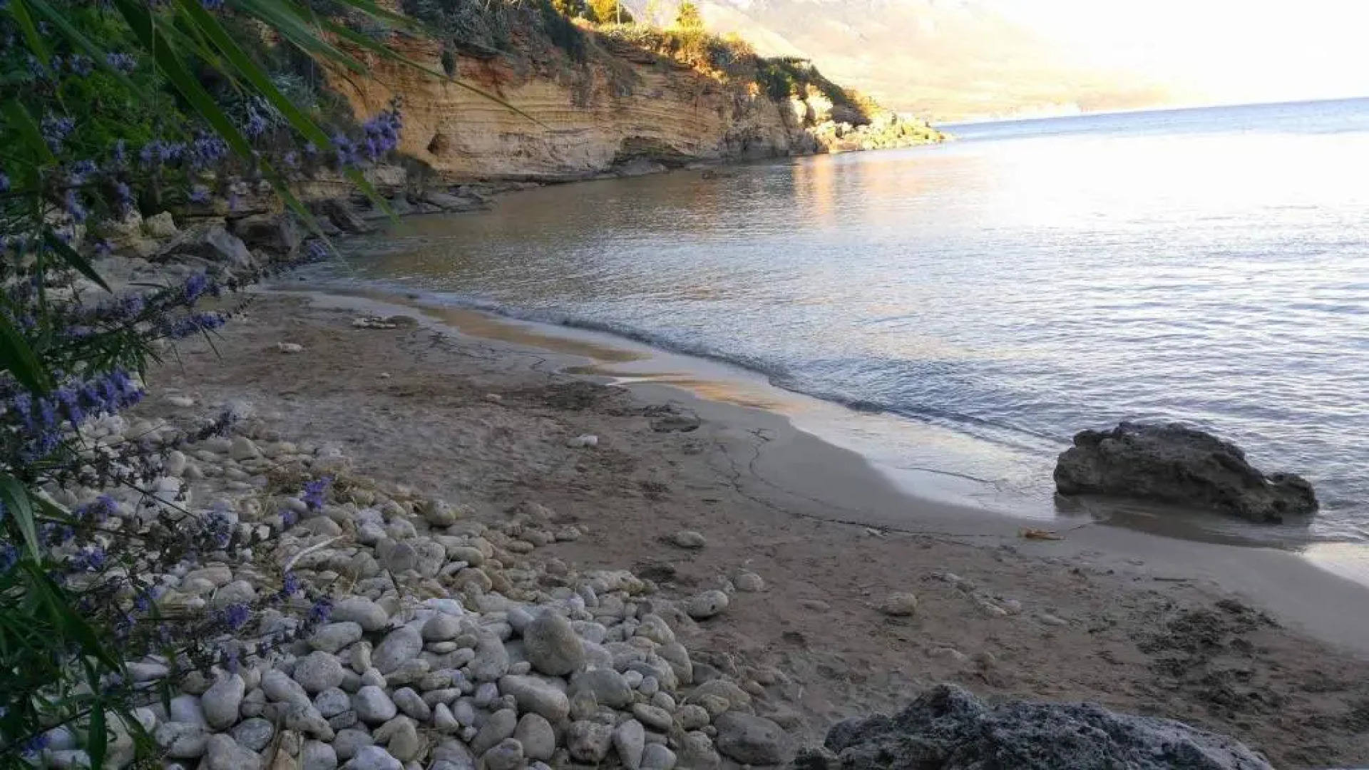 Pessada Bay Studios and Apartments