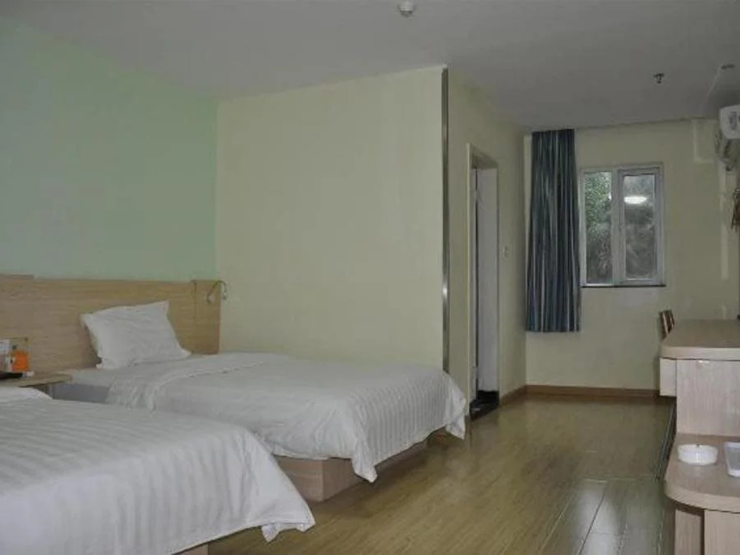 7Days Inn Zhuhai Gongbei Wal Mart Branch