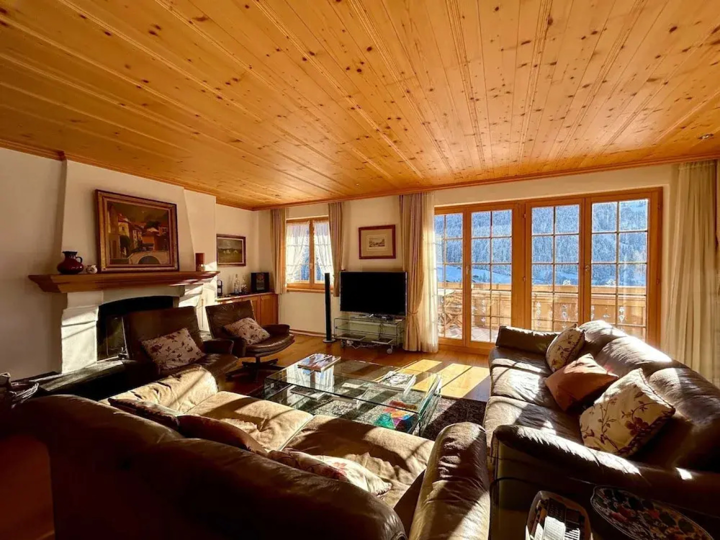 Apartment in Gstaad With Stunning Mountain Views