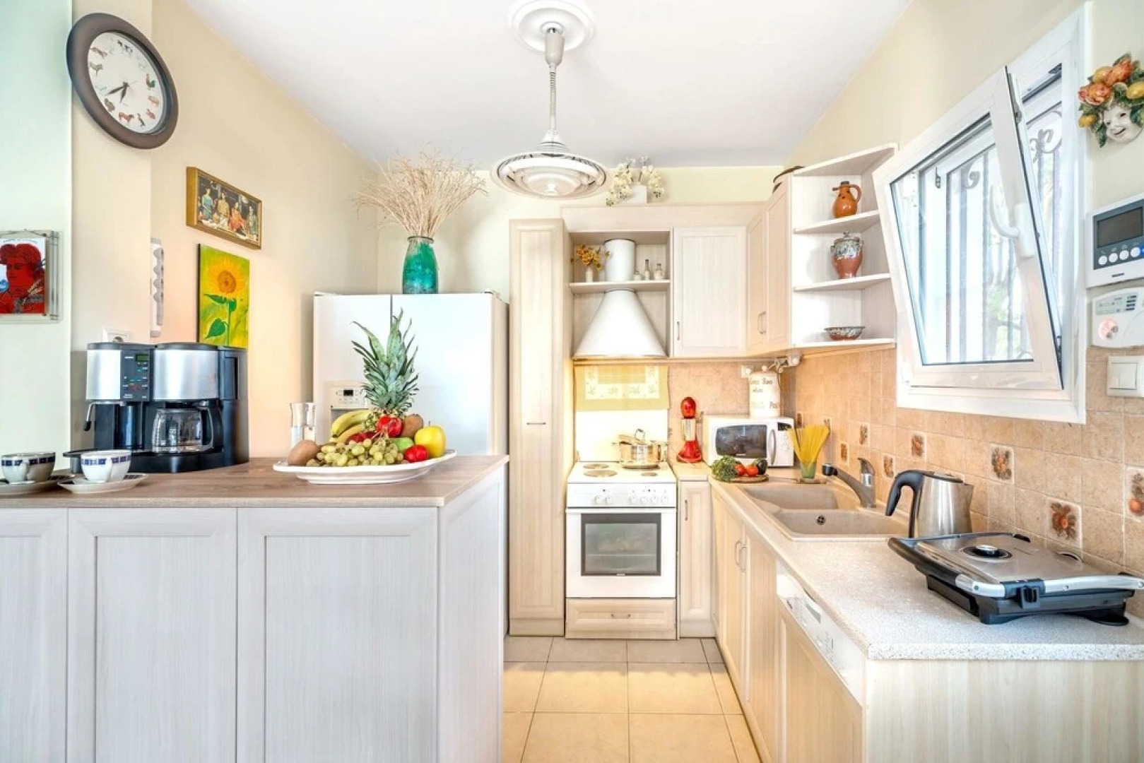 Holiday home poseidonnos and evripidou