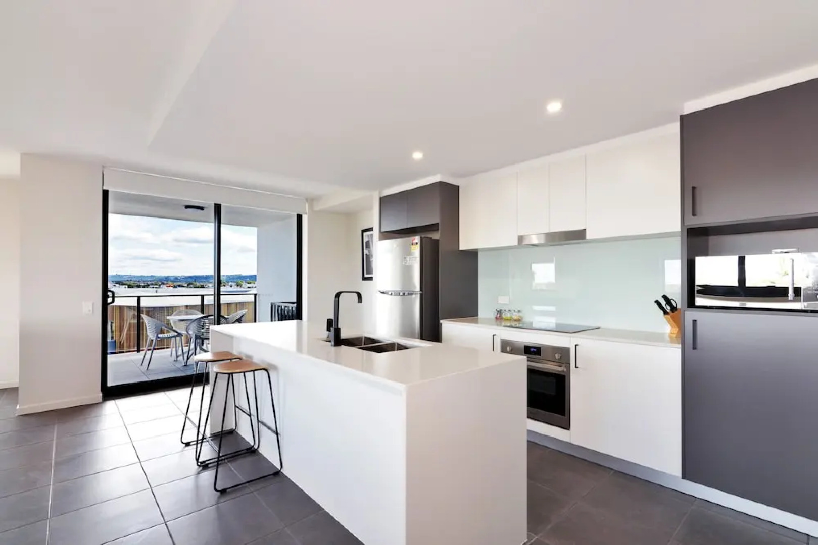 Hedge Apartments by CLLIX