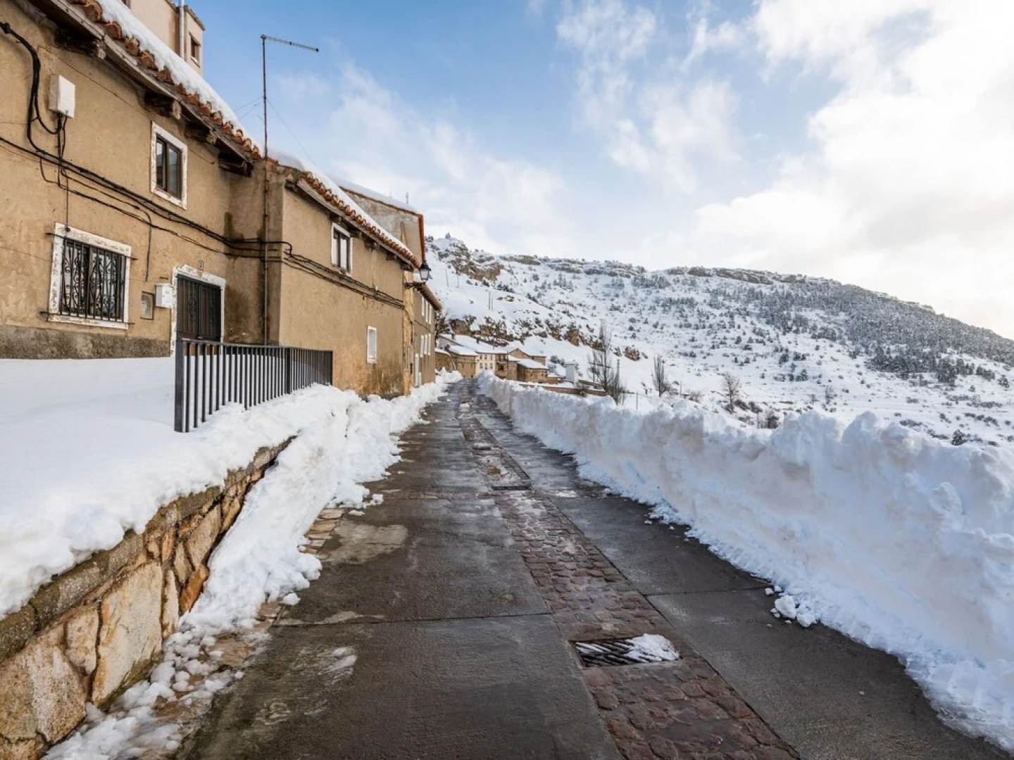 Comfy Apartment in Gudar With Heating