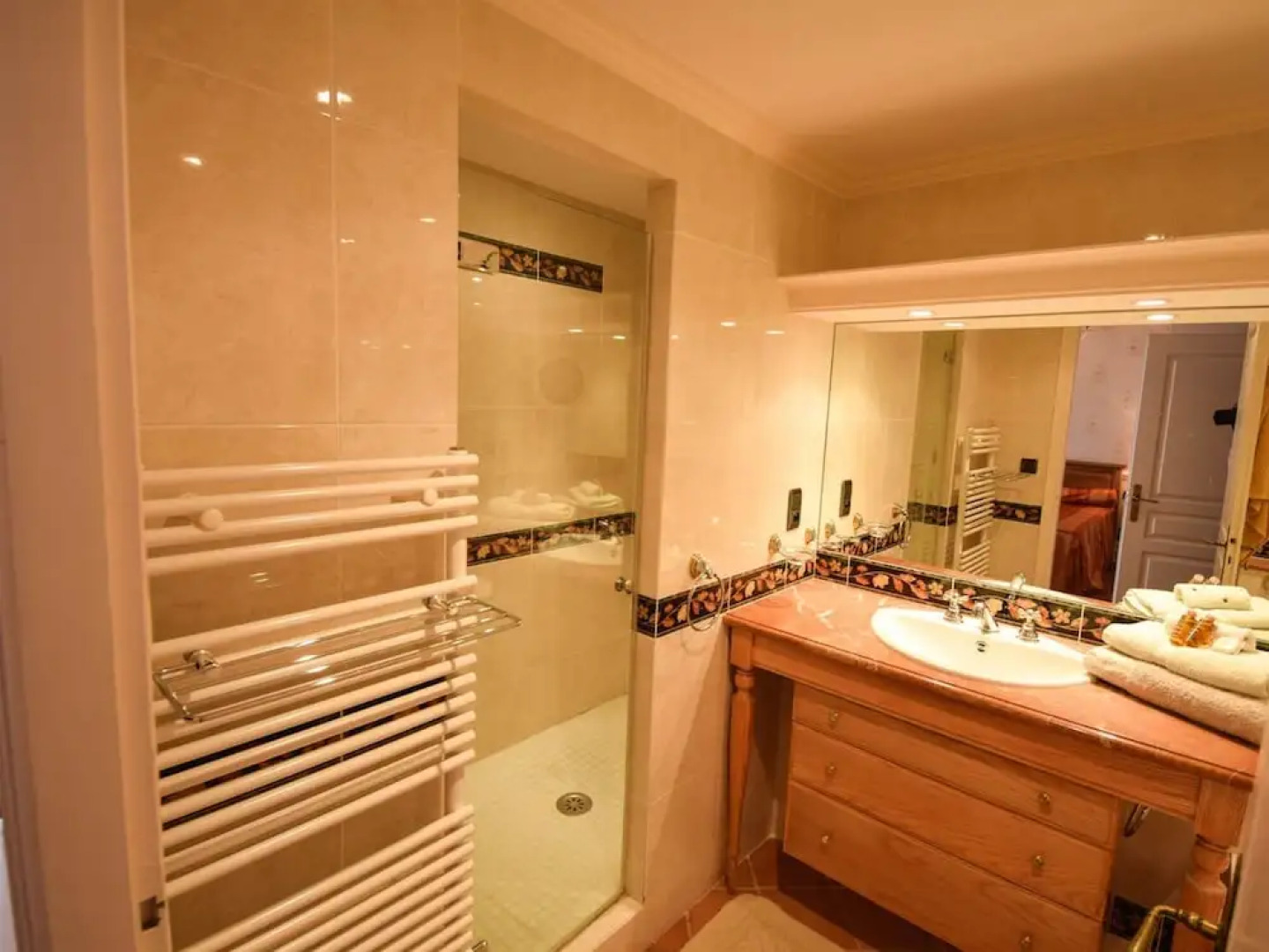 Lavish Villa on an Exclusive Estate in Liorac-sur-louyre With Pool