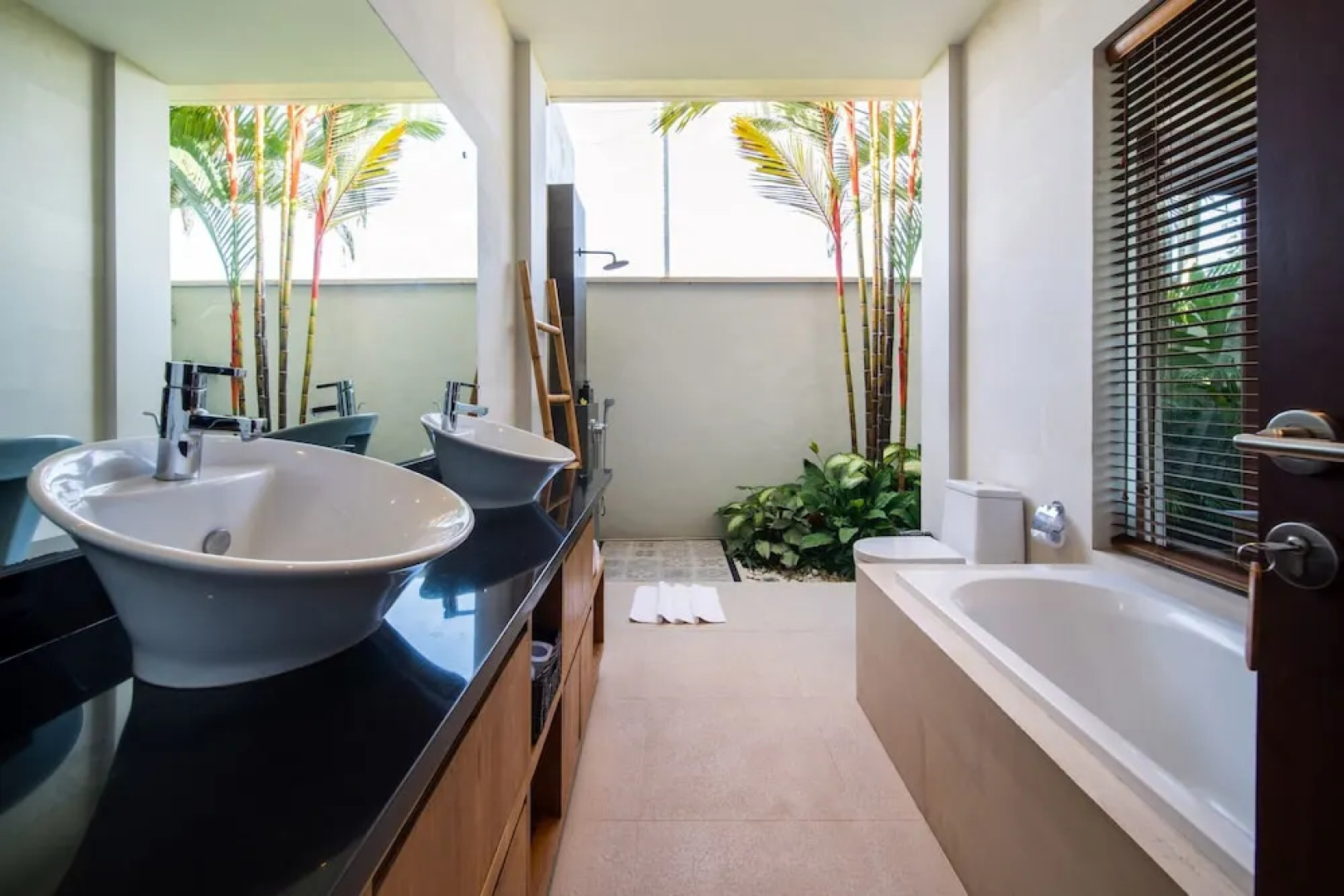 Peaceful Private Villa, 3 BR, Canggu With Staff