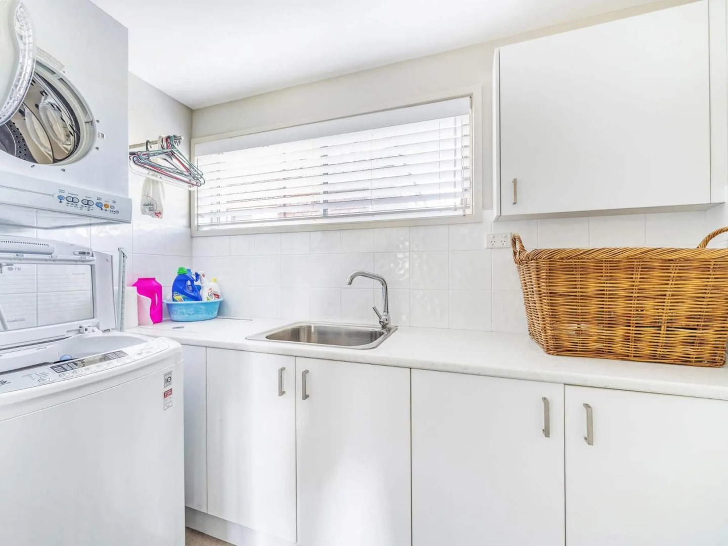 VUE DE LA MER Gerroa 4pm Check Out Sundays