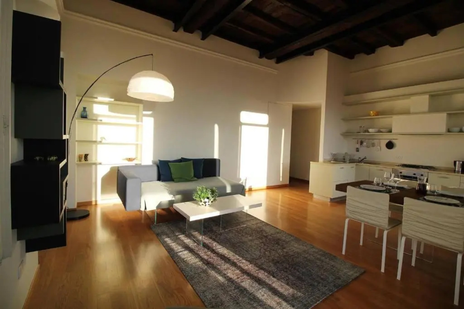 Bellavista Prestigious Apartment With Lake View